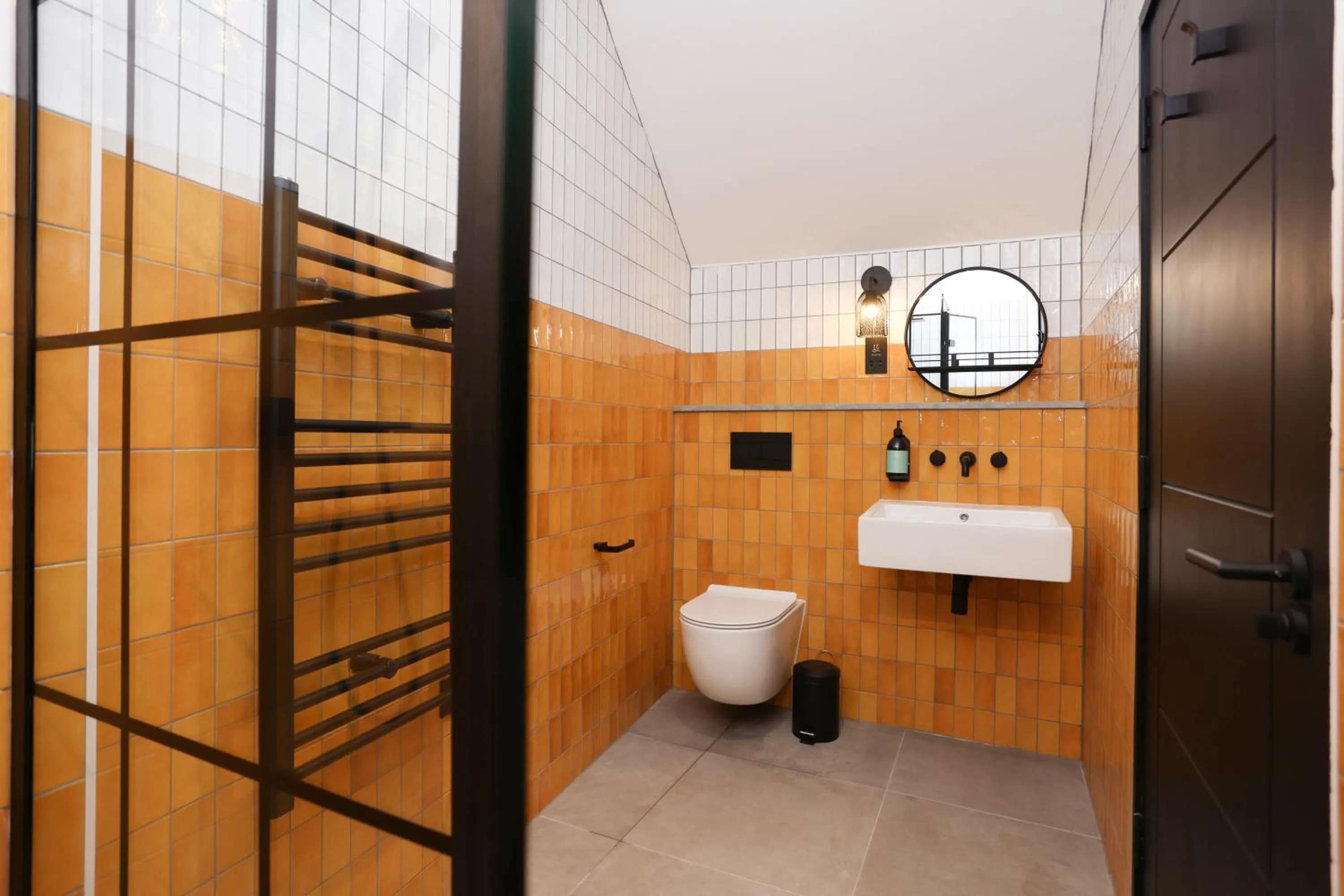 Bathroom in The Brewers Rooms Contemporary Aparthotel