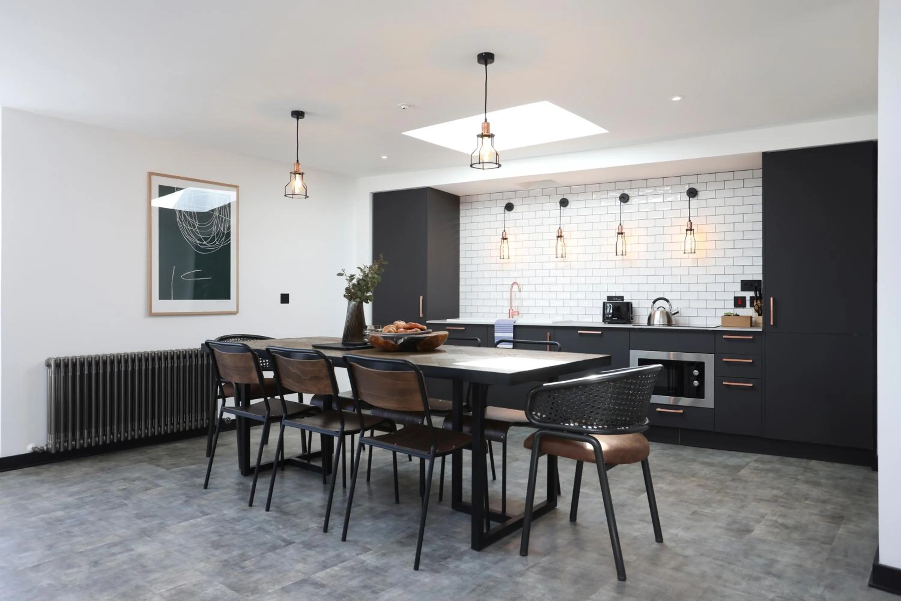 Kitchen or kitchenette in The Brewers Rooms Contemporary Aparthotel