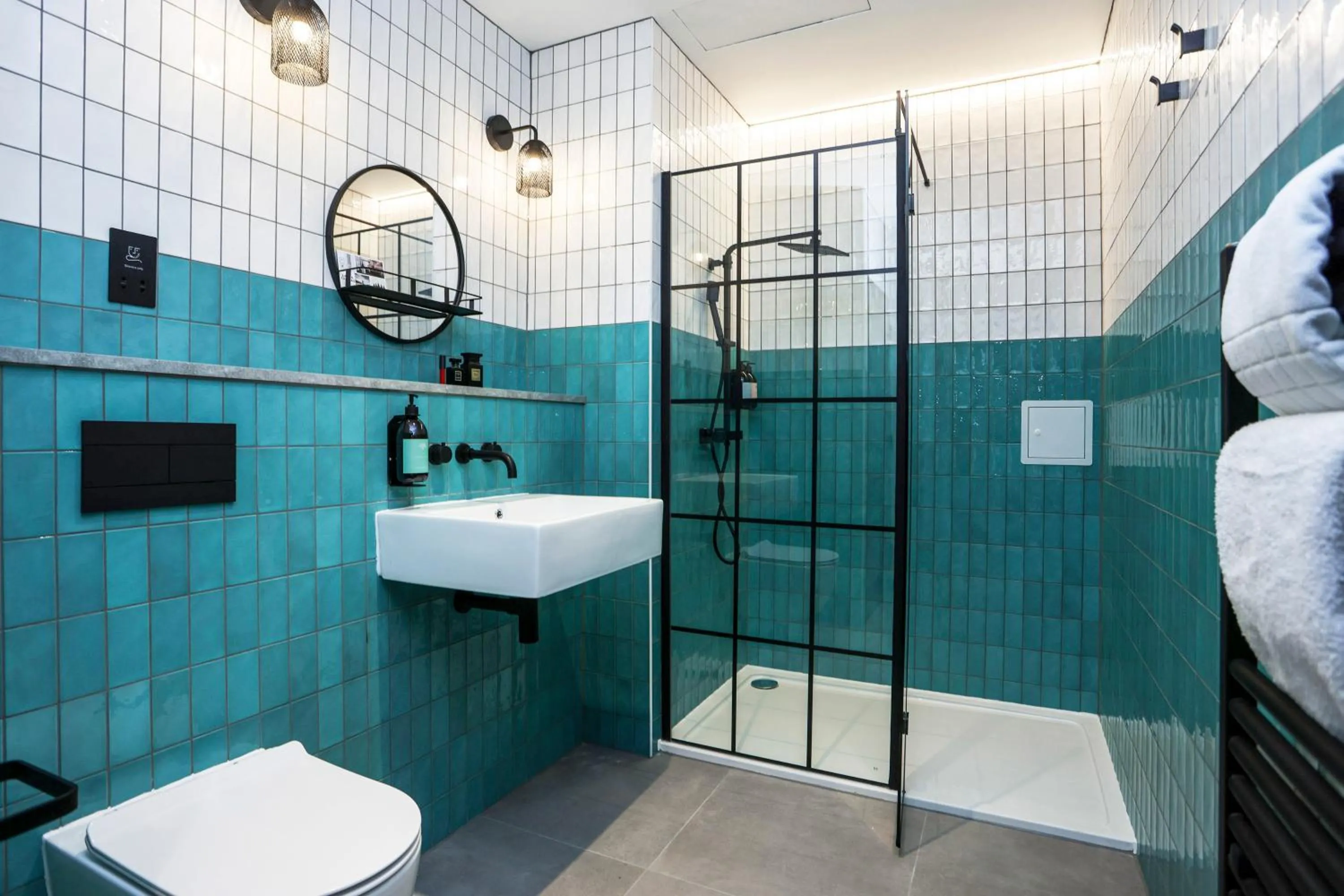 Bathroom in The Brewers Rooms Contemporary Aparthotel