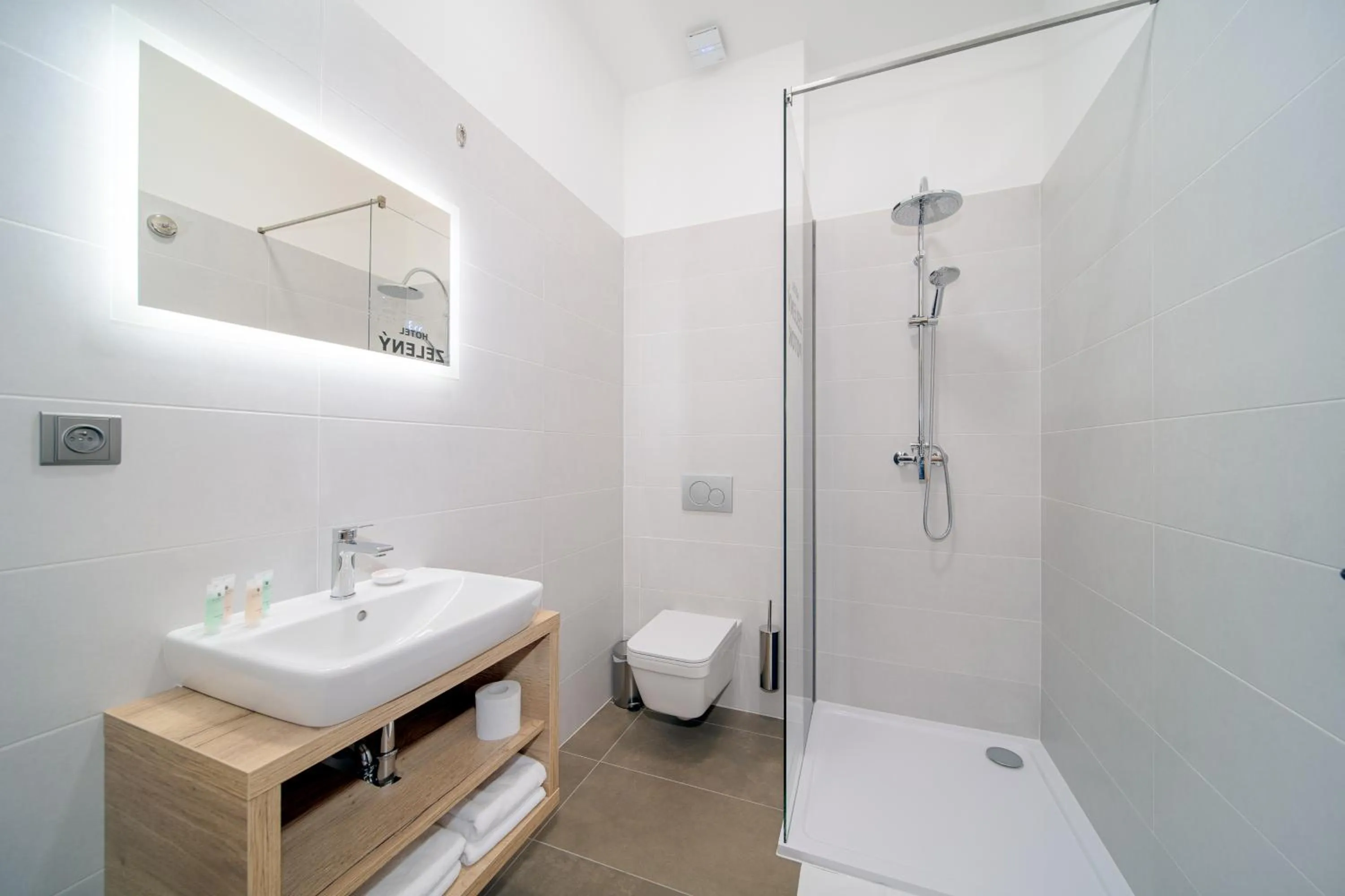 Shower in Hotel Zelený potok