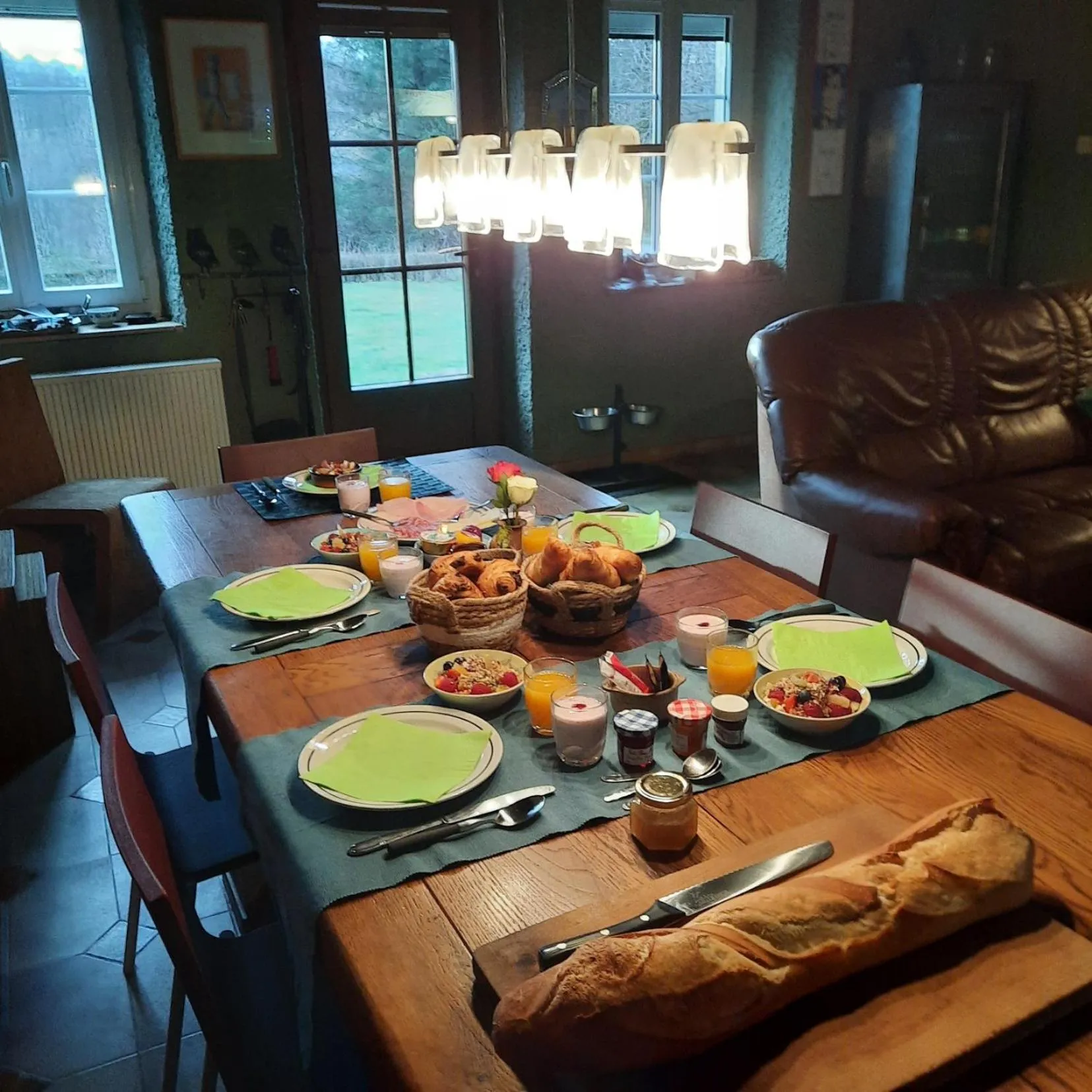 Restaurant/places to eat in Chambre d'hôte Le Châtaignier