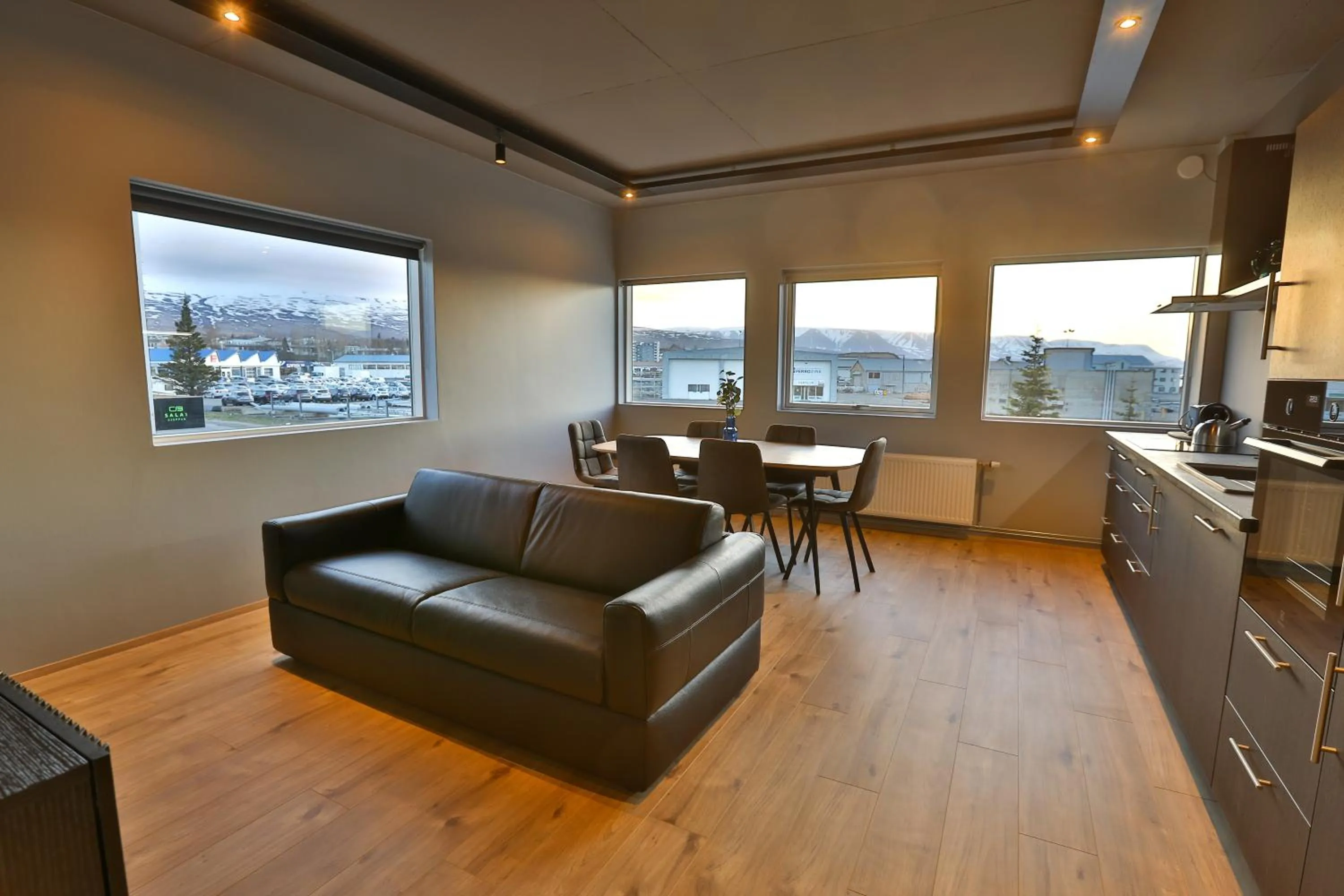 Living room in Akureyri Lux Apartments with hot tub access