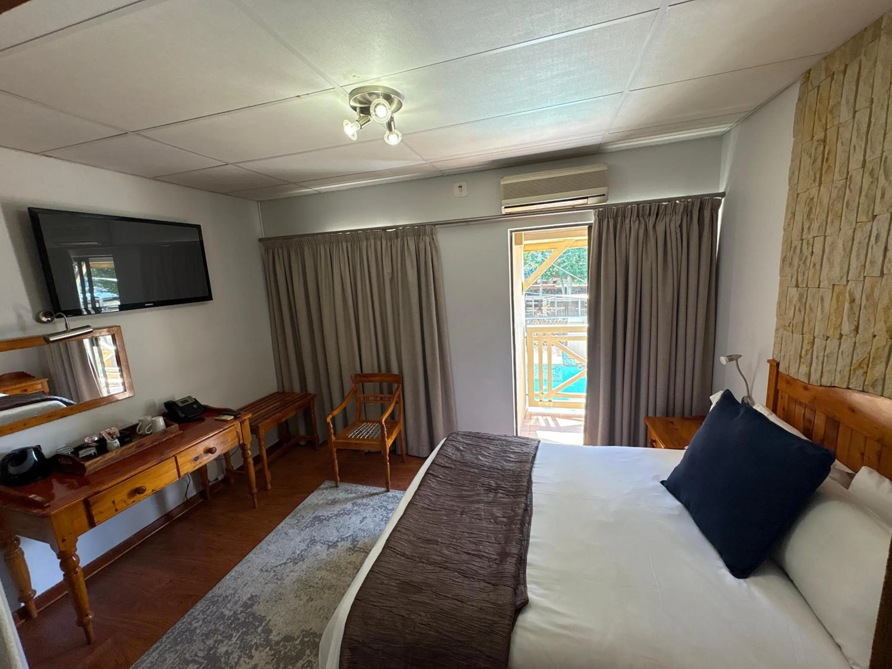 Bed in Bloem Spa Hotel & Conference