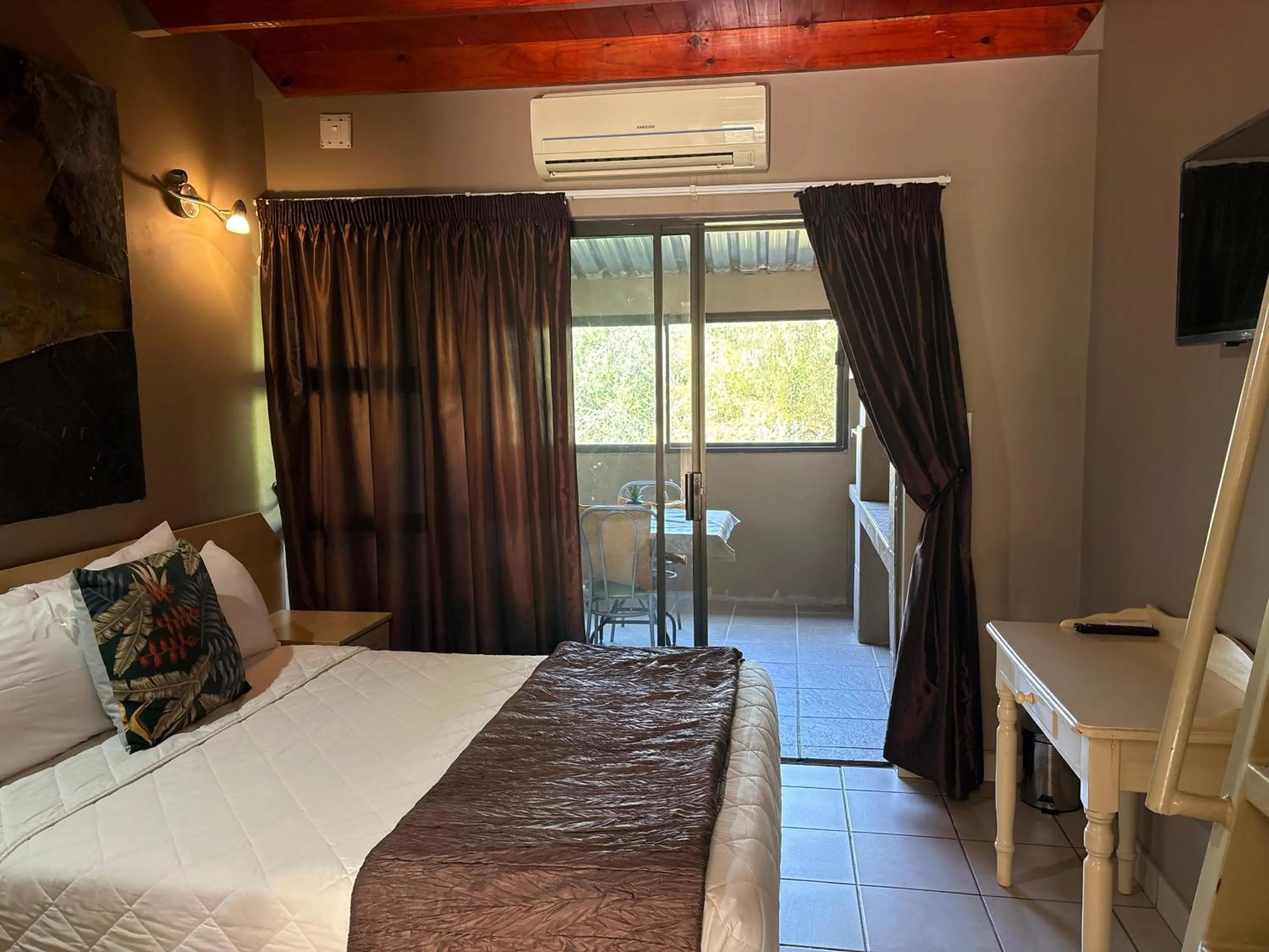 Bed in Bloem Spa Hotel & Conference