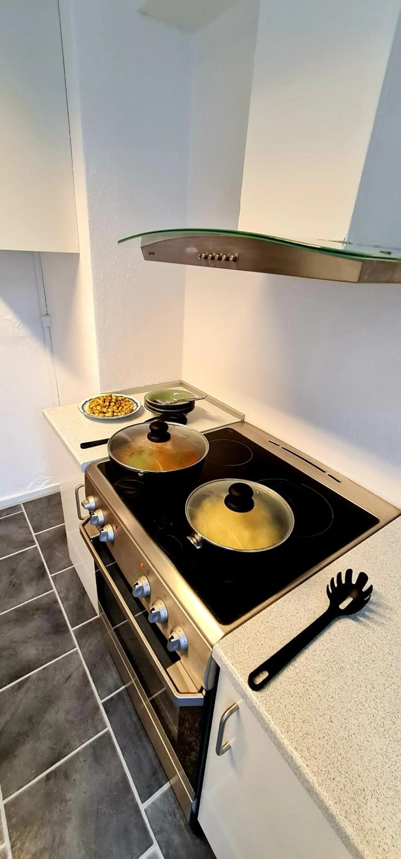 Kitchen or kitchenette in Hotel Stokkegaarden's BnB & Apartments