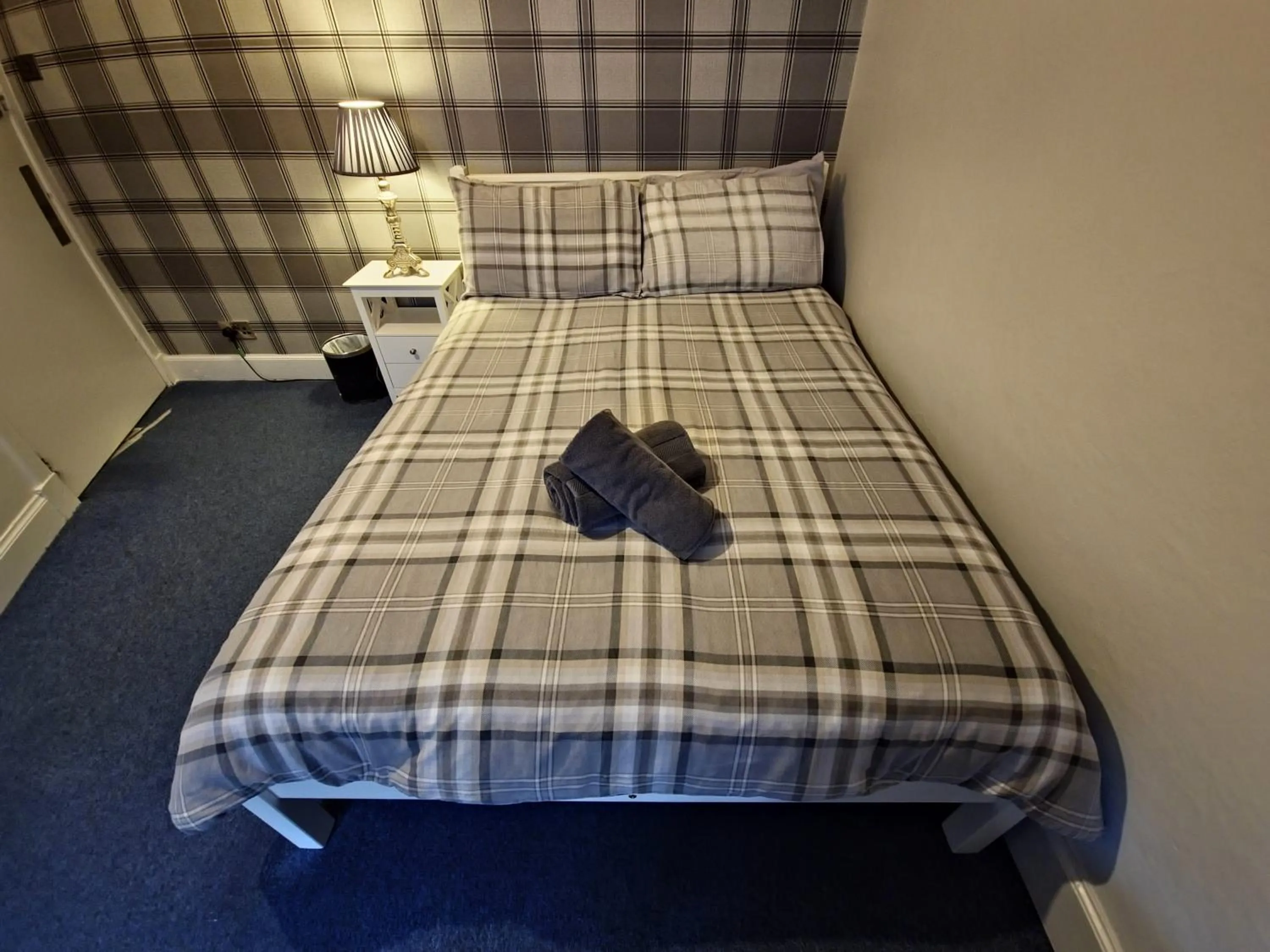 Bedroom, Bed in Edinburgh Backpackers - over 18s only