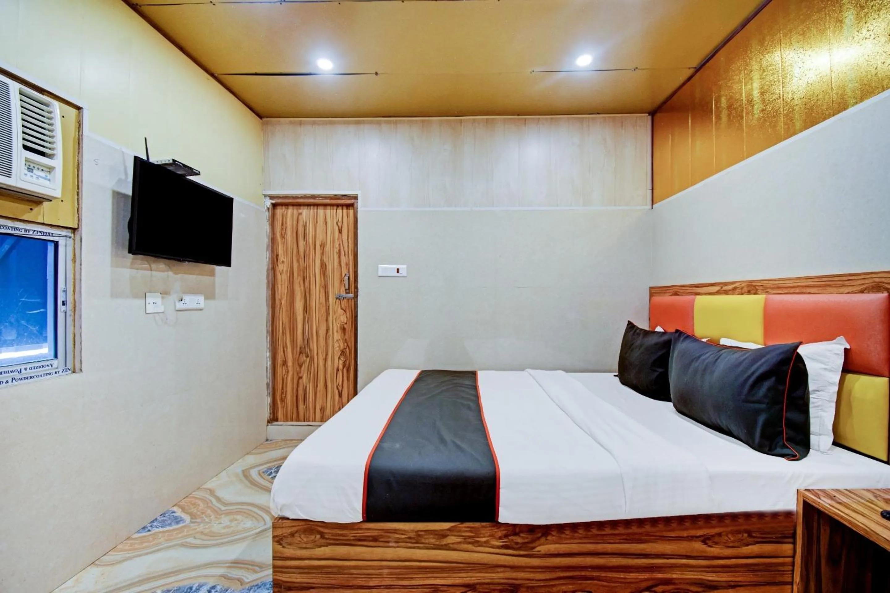 Bedroom, Bed in Hotel O Shree Krishna International