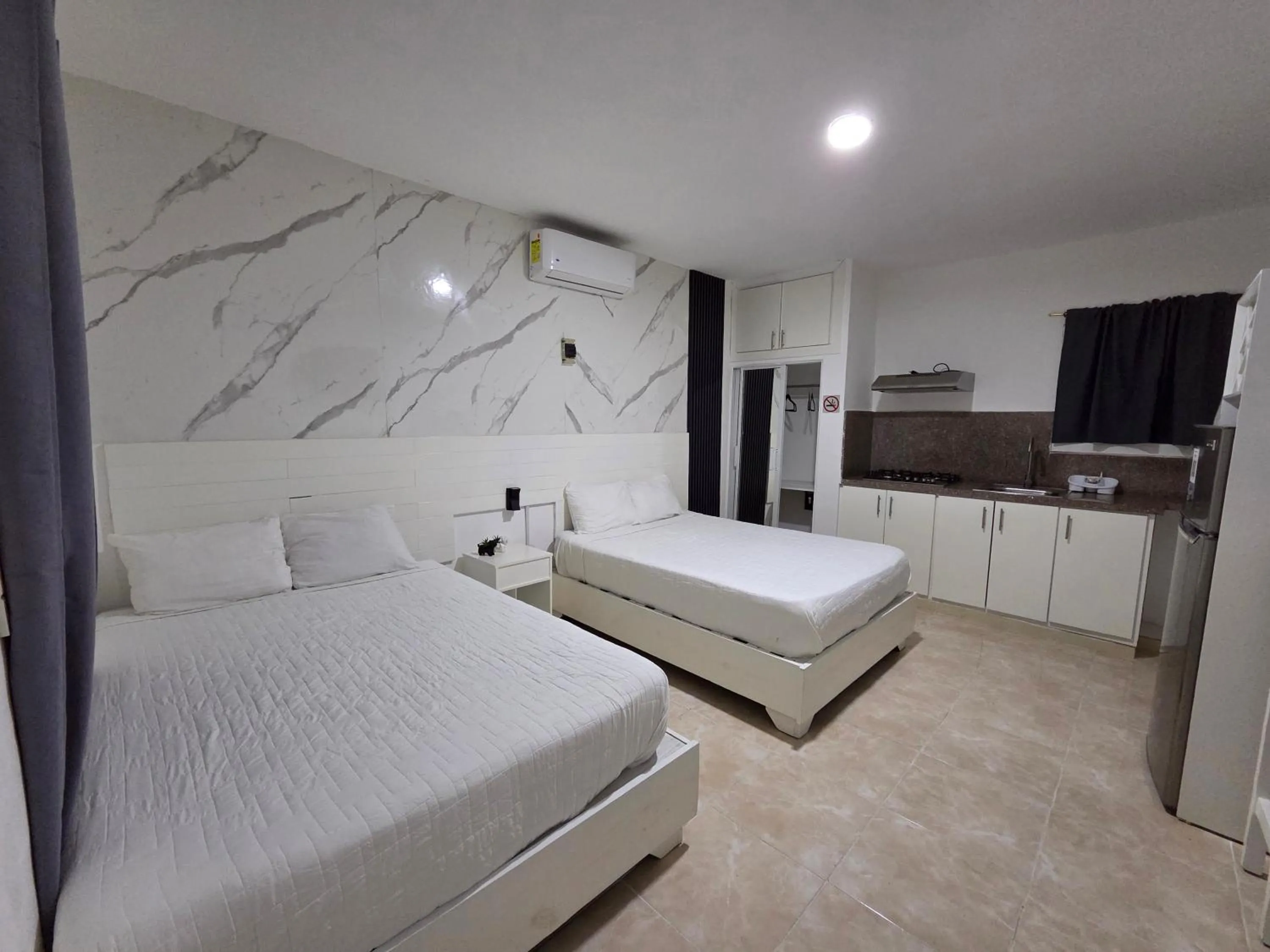 Photo of the whole room, Bed in Costa Love Hotel Aeropuerto