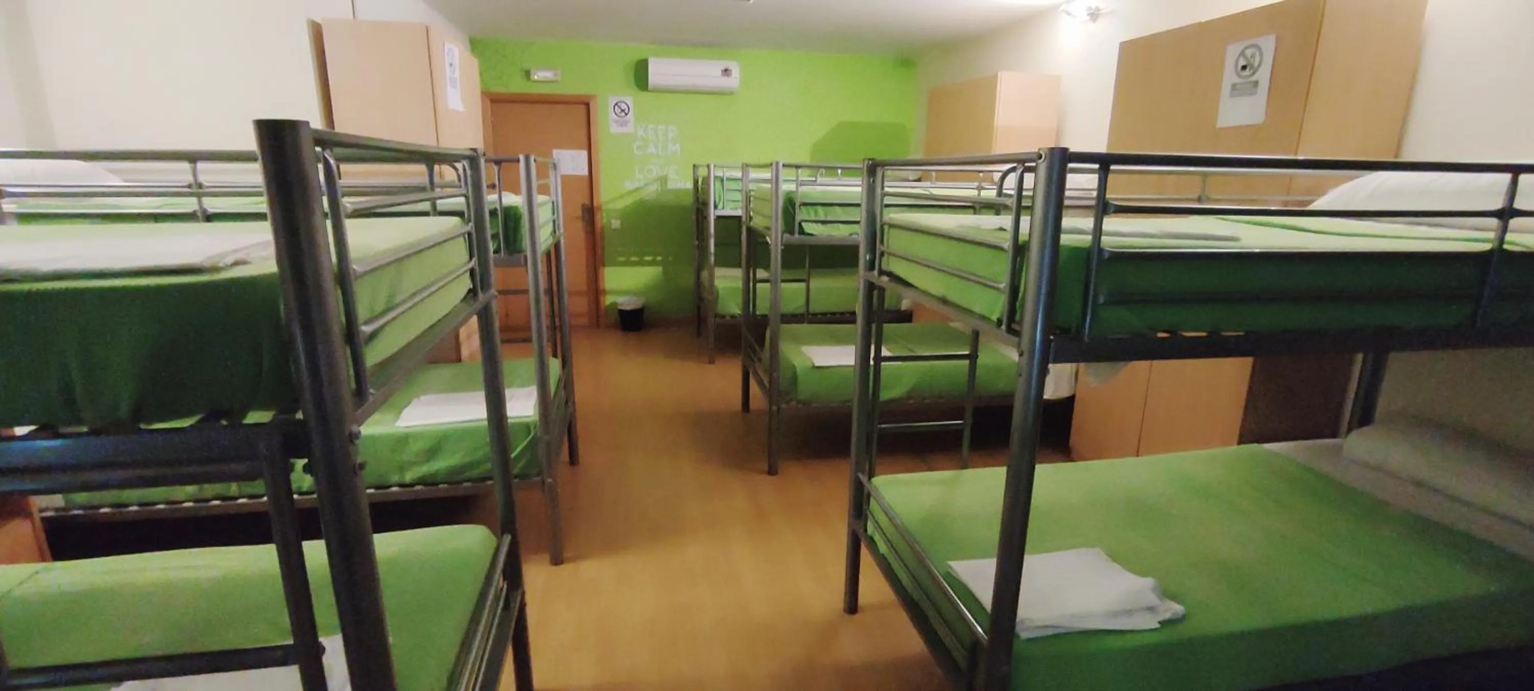 bunk bed, Bed in Guest House Barcelona Bruc