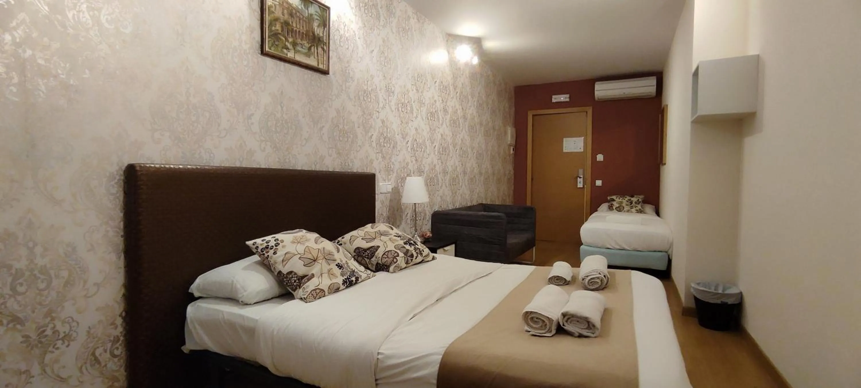 Bedroom, Bed in Guest House Barcelona Bruc