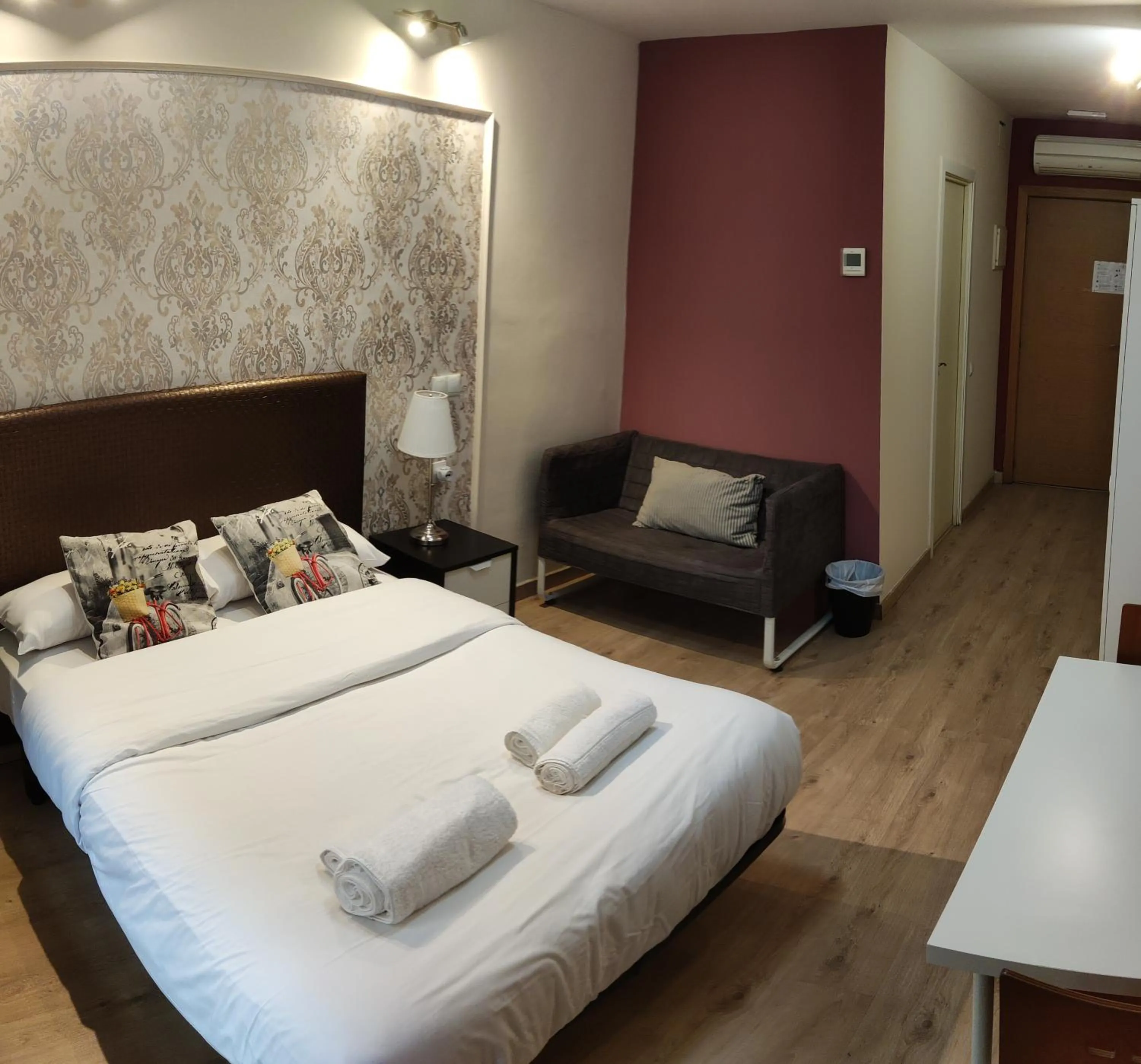 Bedroom, Bed in Guest House Barcelona Bruc