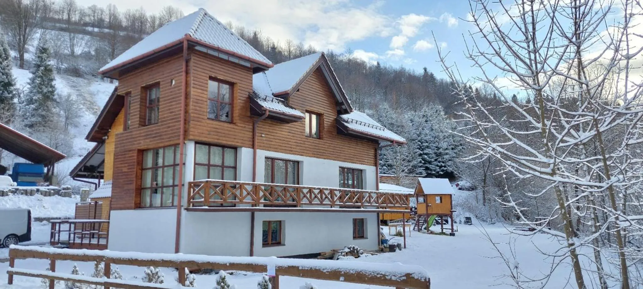 Property building in B&B Emarik