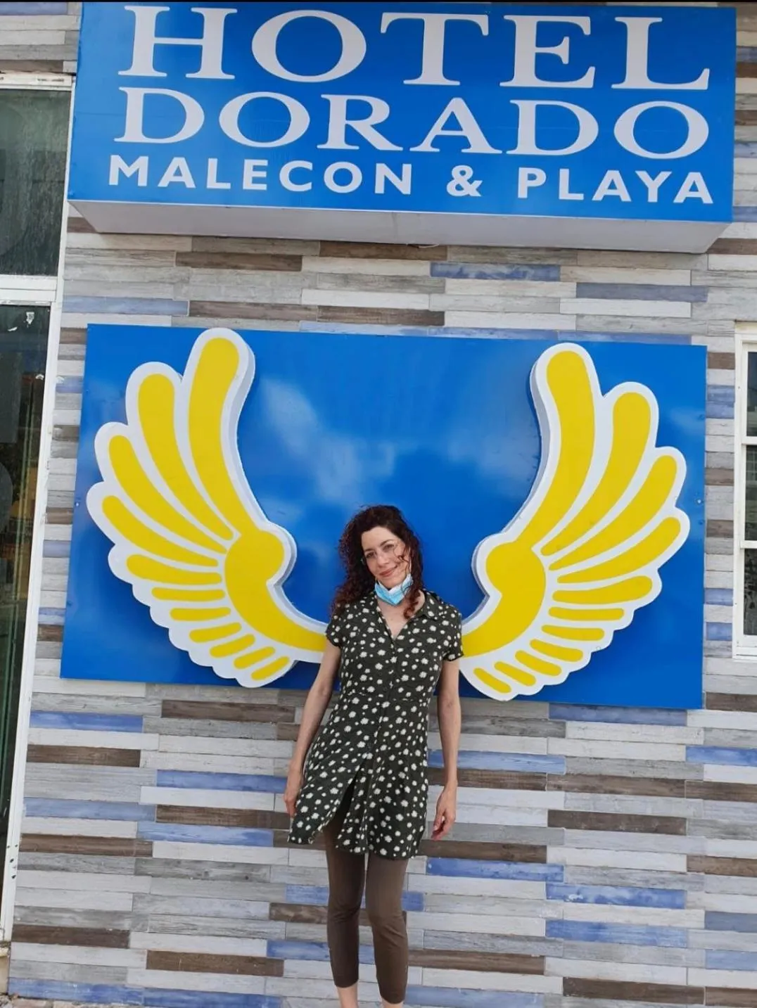 Property logo or sign in Hotel Dorado a una calle de Playa Regatas y el Malecon