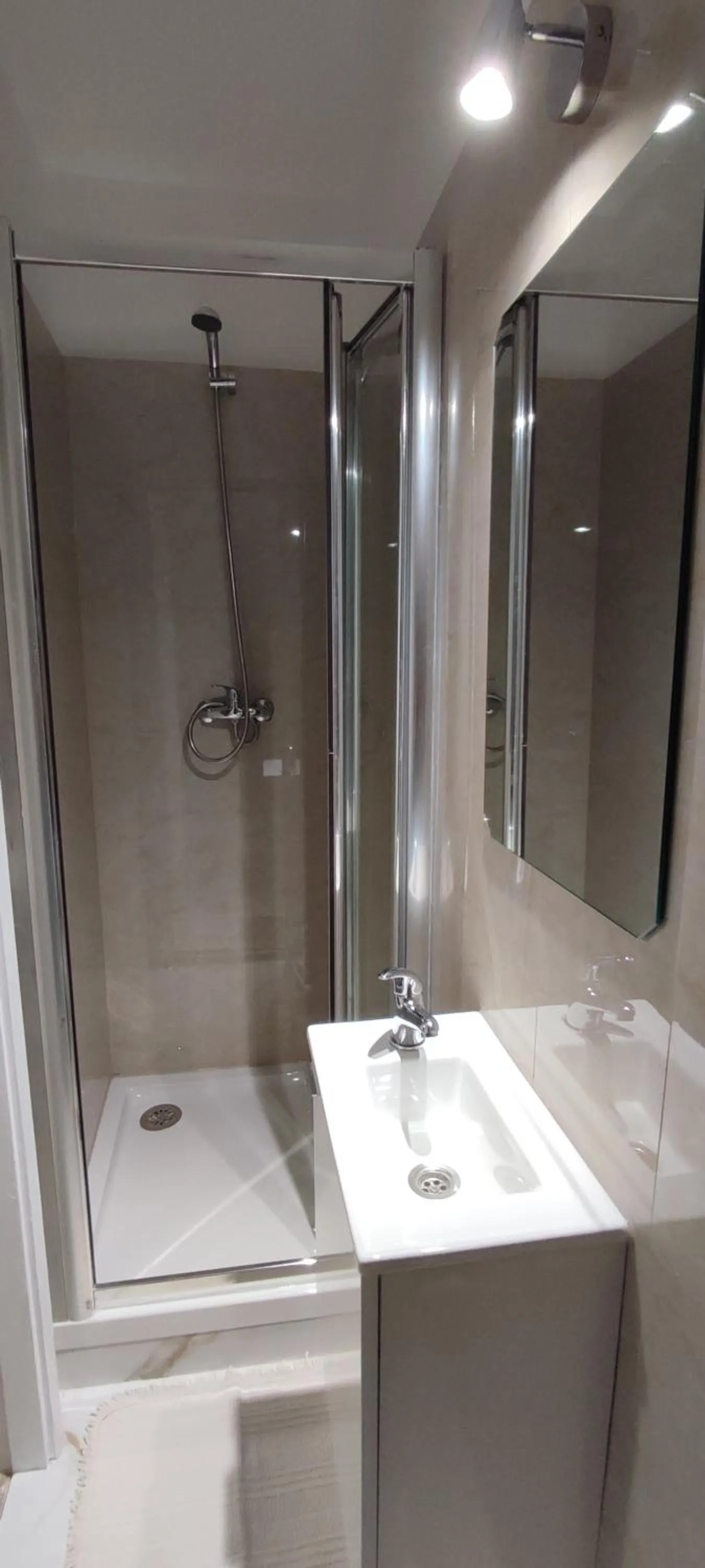 Bathroom in Habtiar Guest House