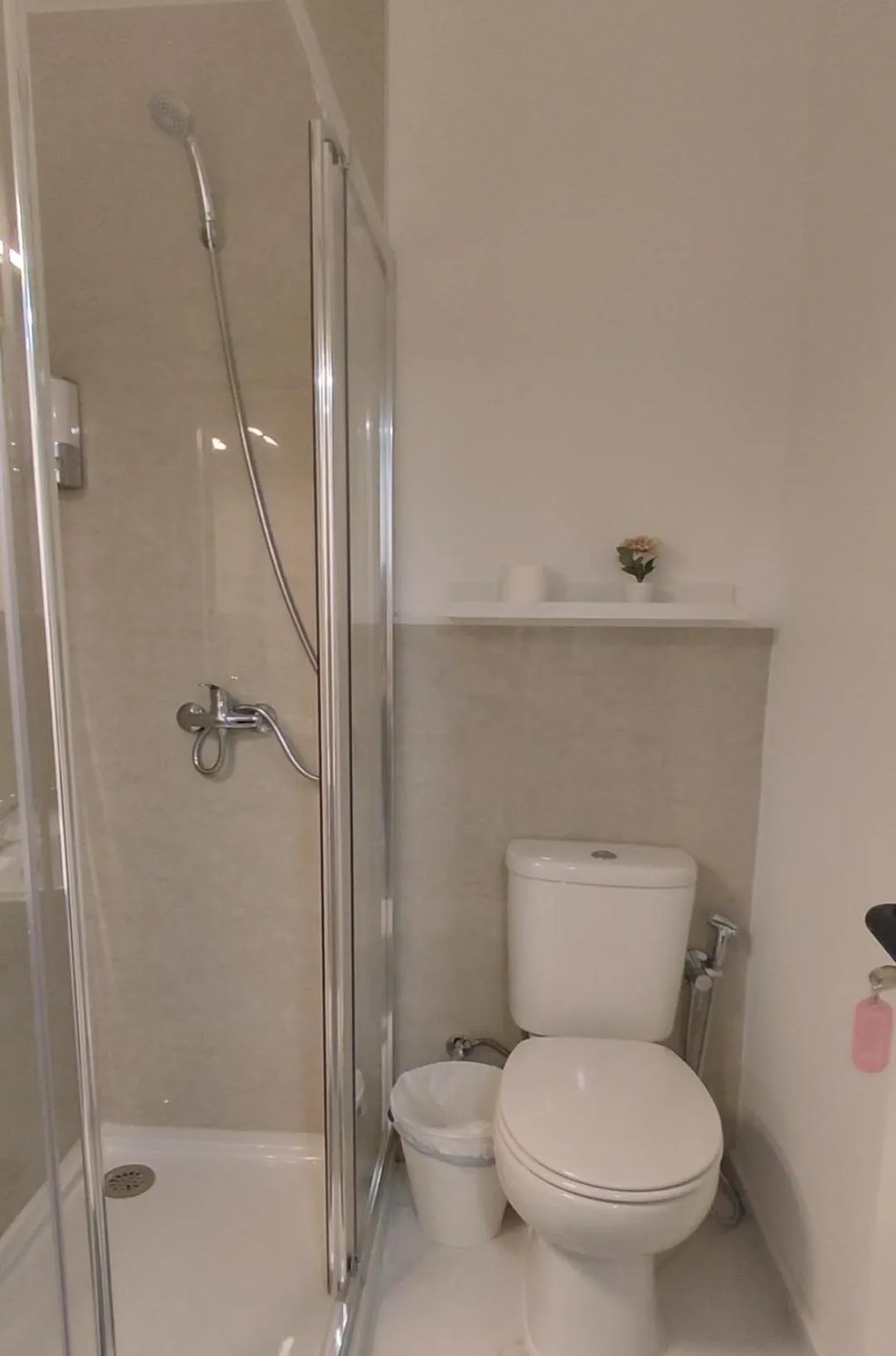 Toilet in Habtiar Guest House