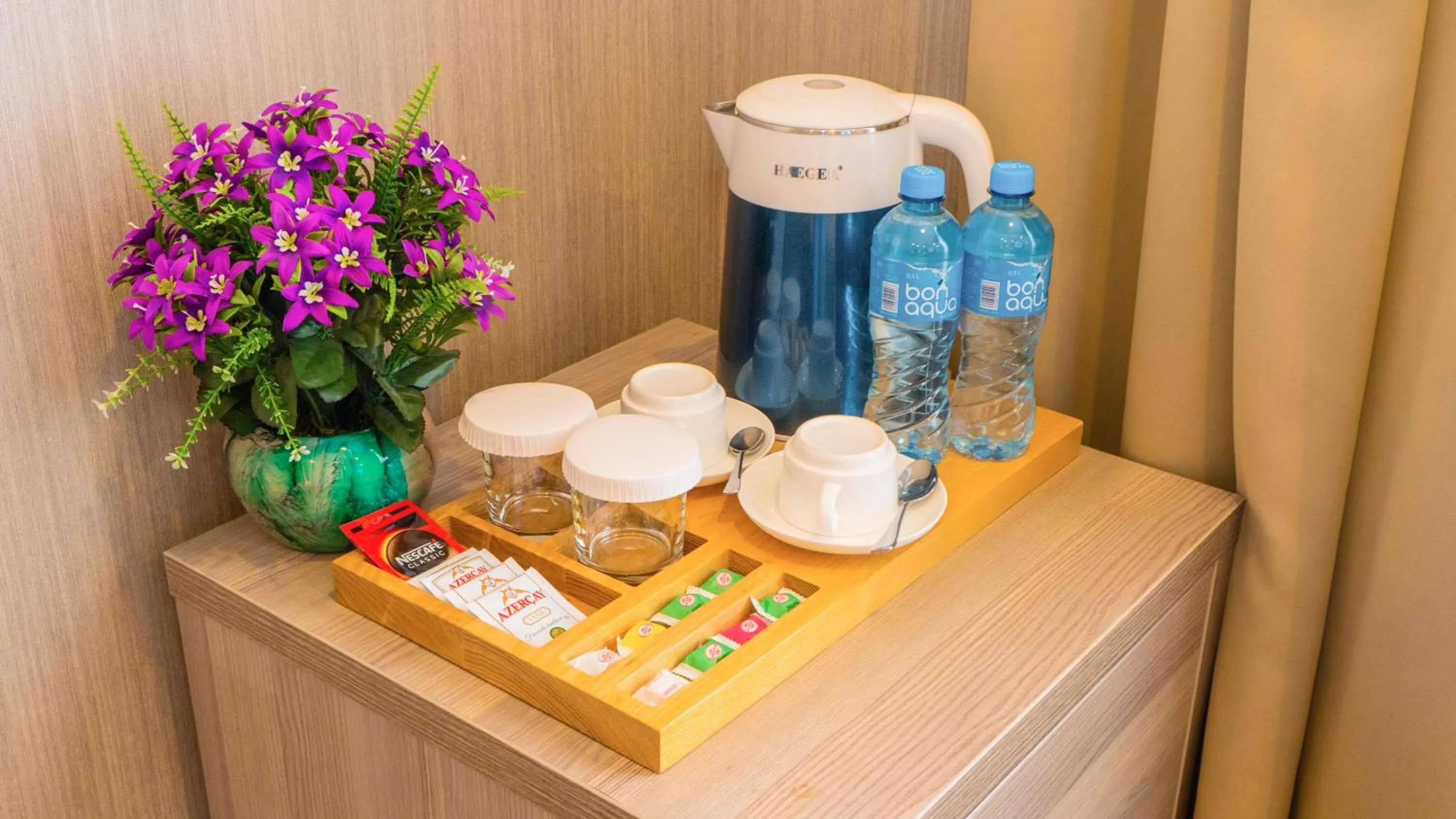 Coffee/tea facilities in Grand Midway Hotel