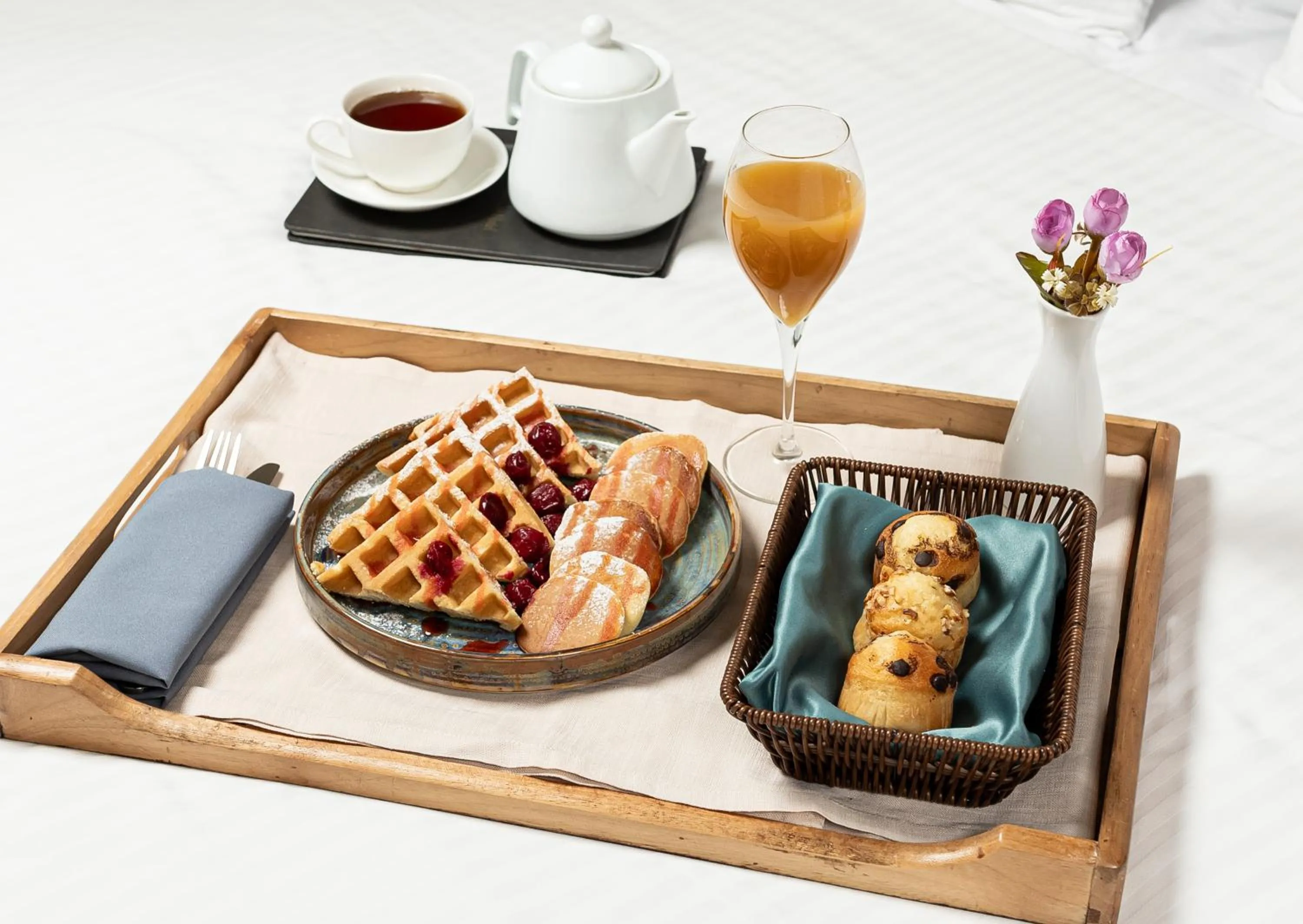 Food and drinks in Grand Midway Hotel