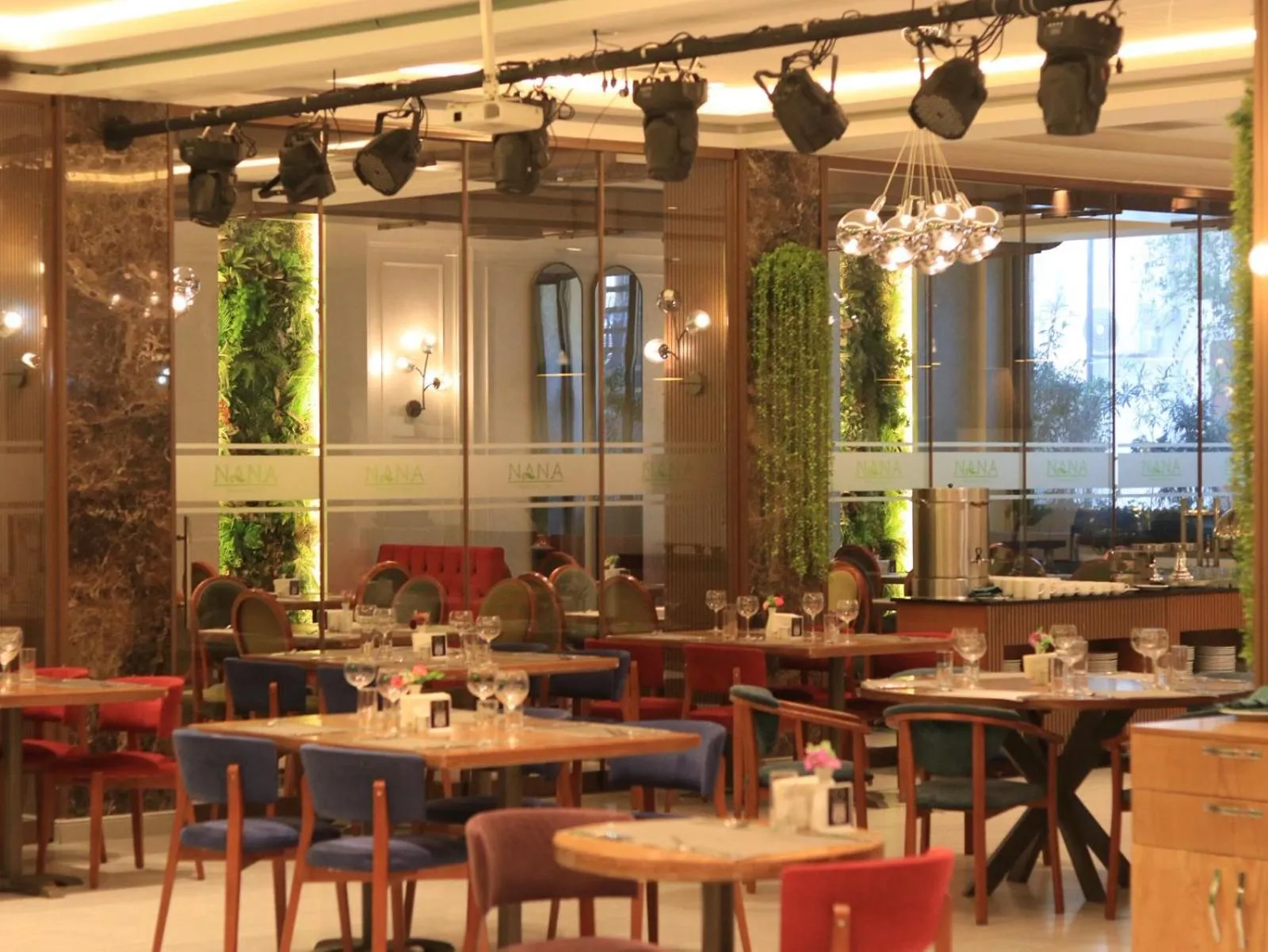 Restaurant/places to eat in Grand Midway Hotel