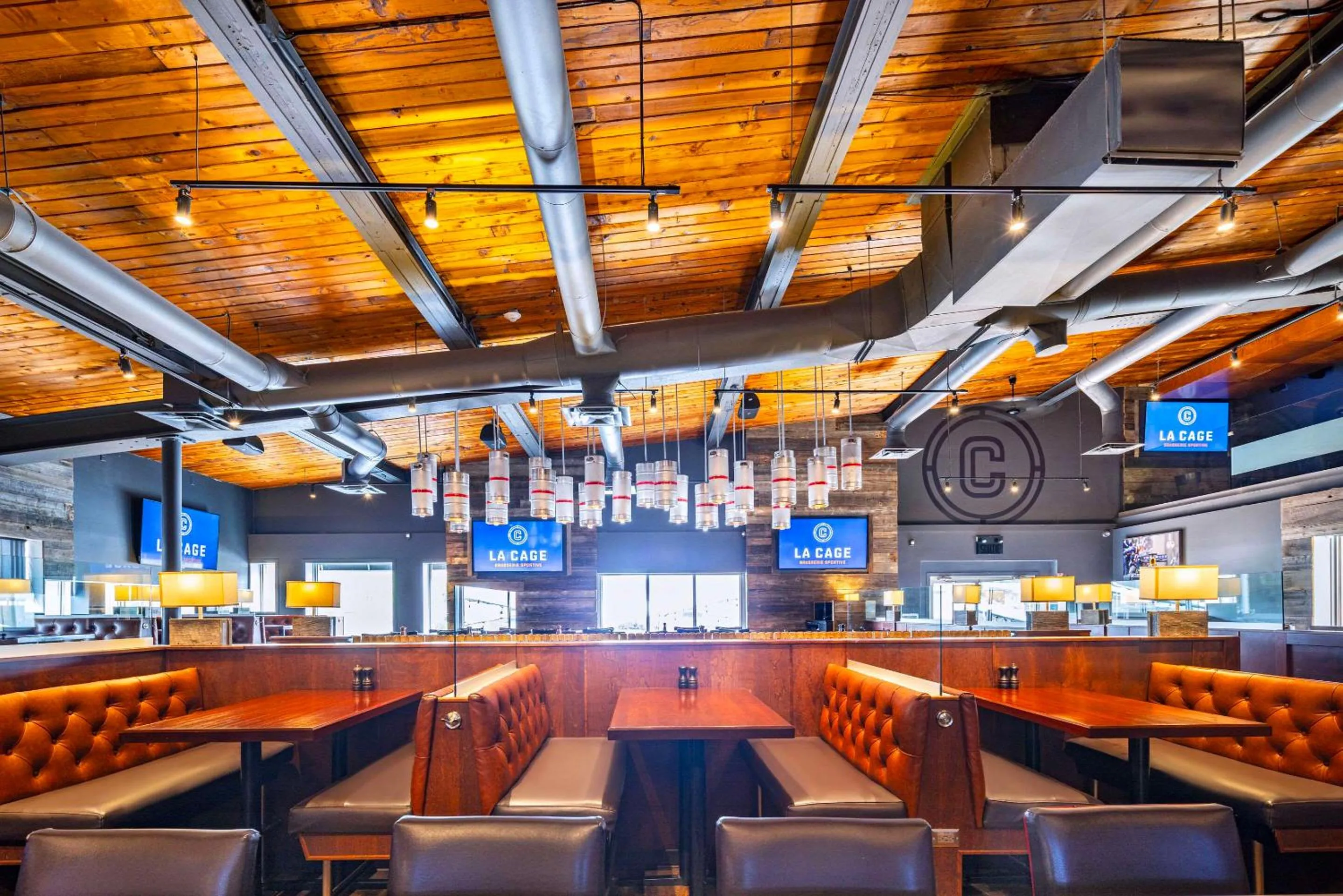 Restaurant/places to eat in Quality Inn Rouyn-Noranda