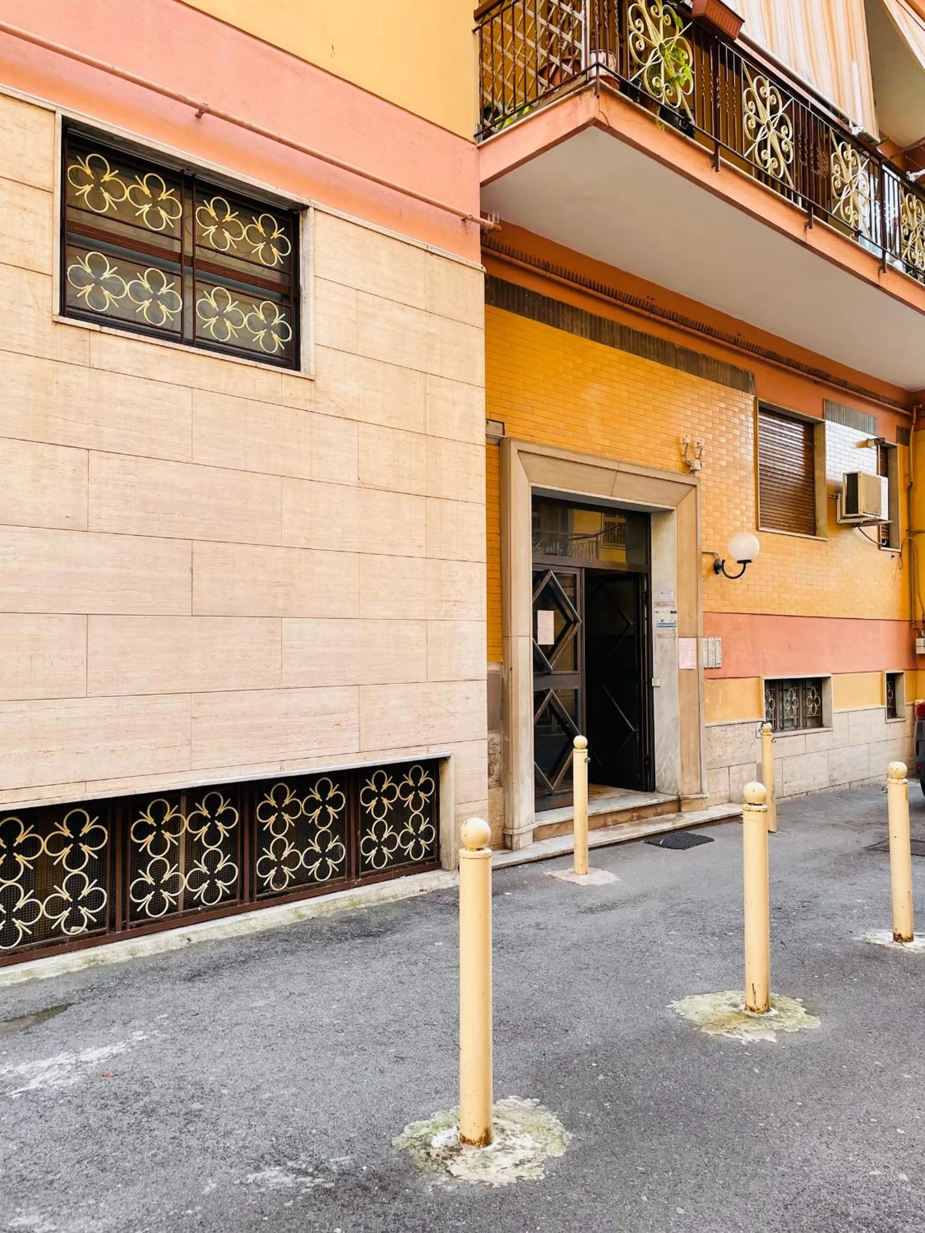 Property building in Casa Torrese