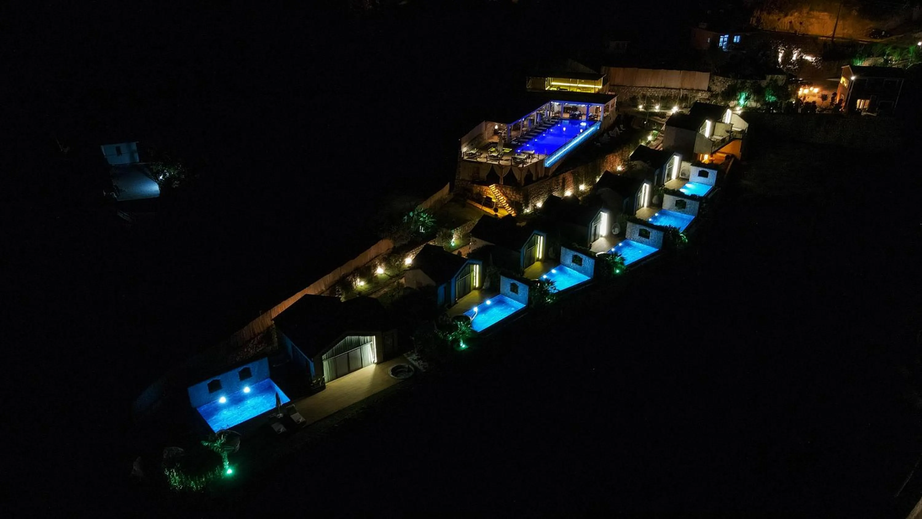 Night in Vista Del Amor Faralya