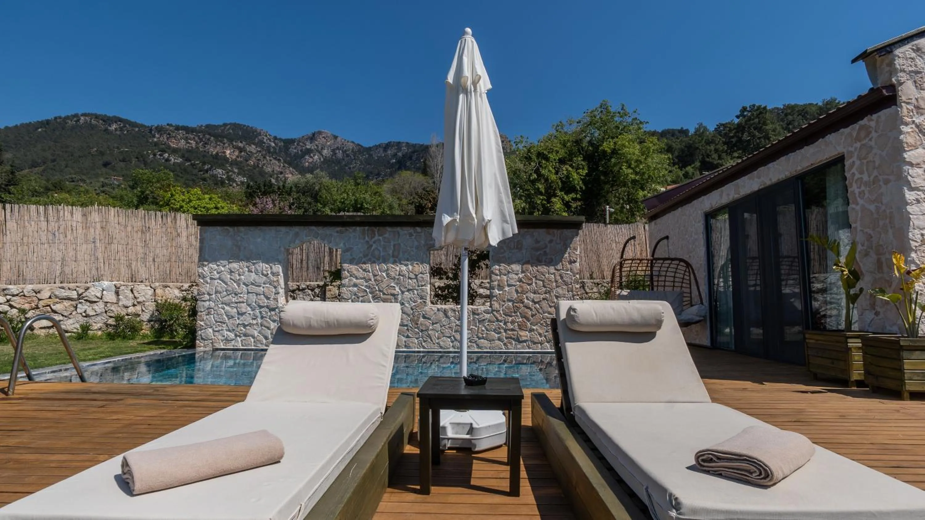 sunbed in Vista Del Amor Faralya