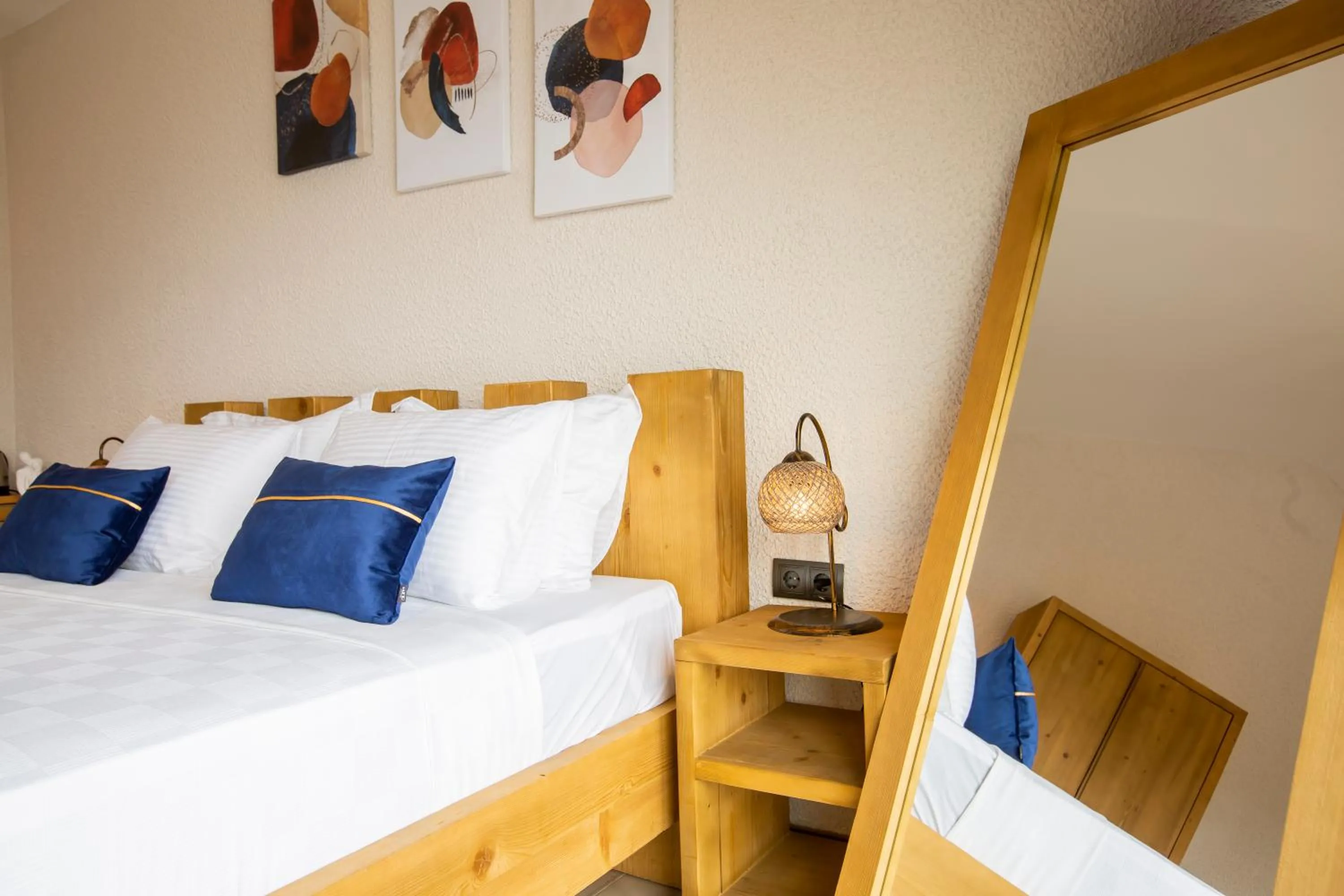 Massage, Bed in Vista Del Amor Faralya