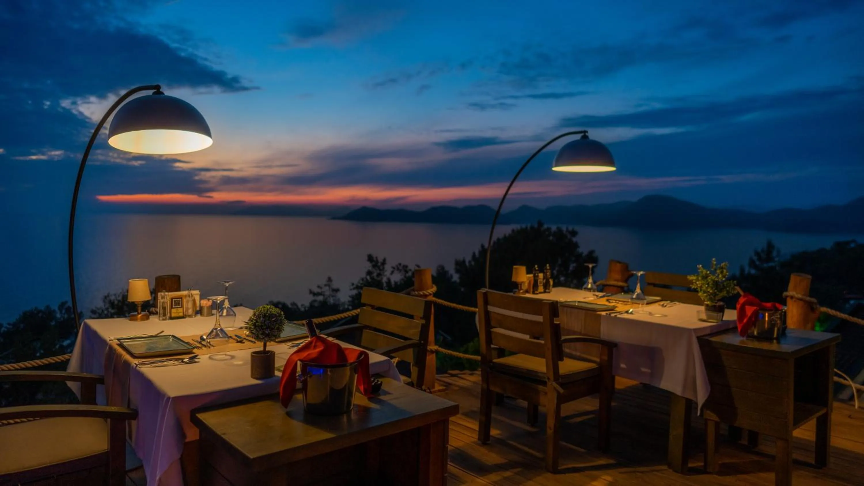 Restaurant/places to eat in Vista Del Amor Faralya