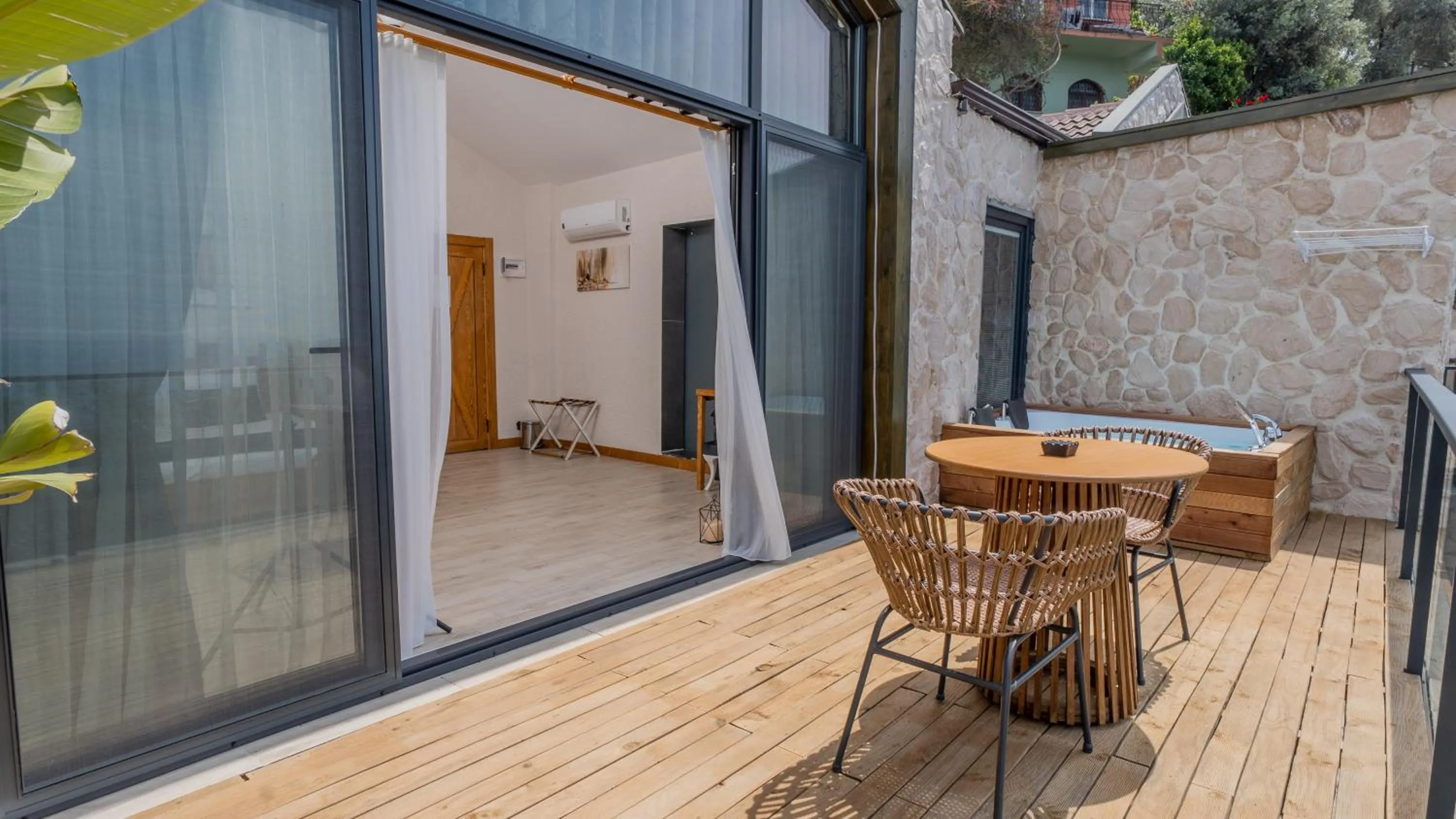 Patio in Vista Del Amor Faralya