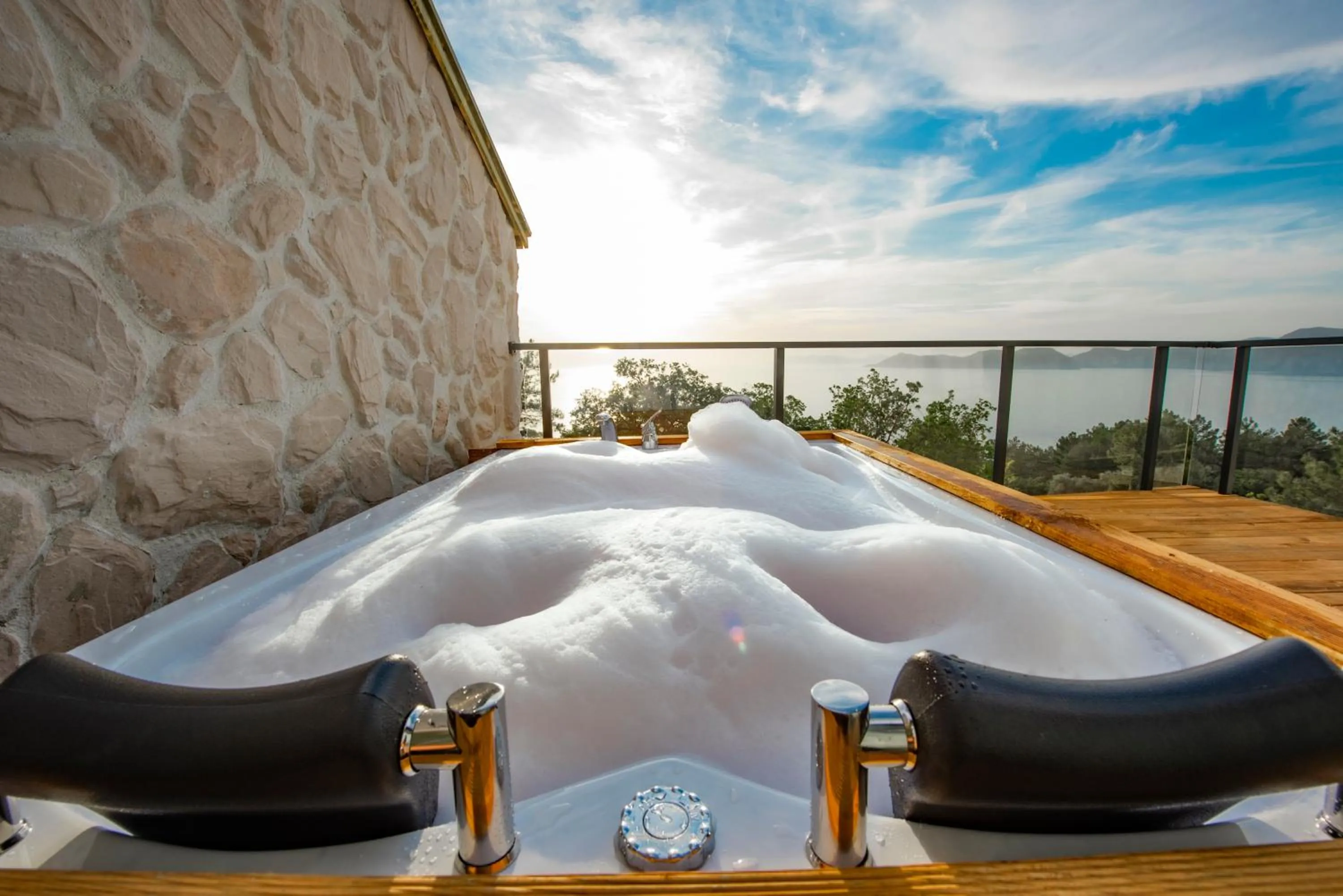 Hot Tub in Vista Del Amor Faralya