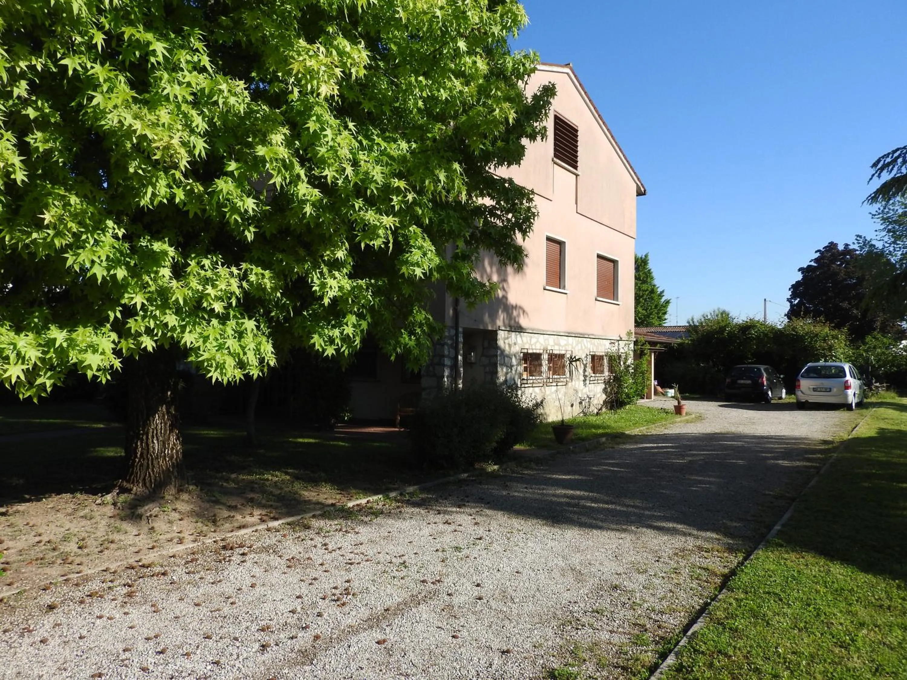 Property building in Villa Venezia