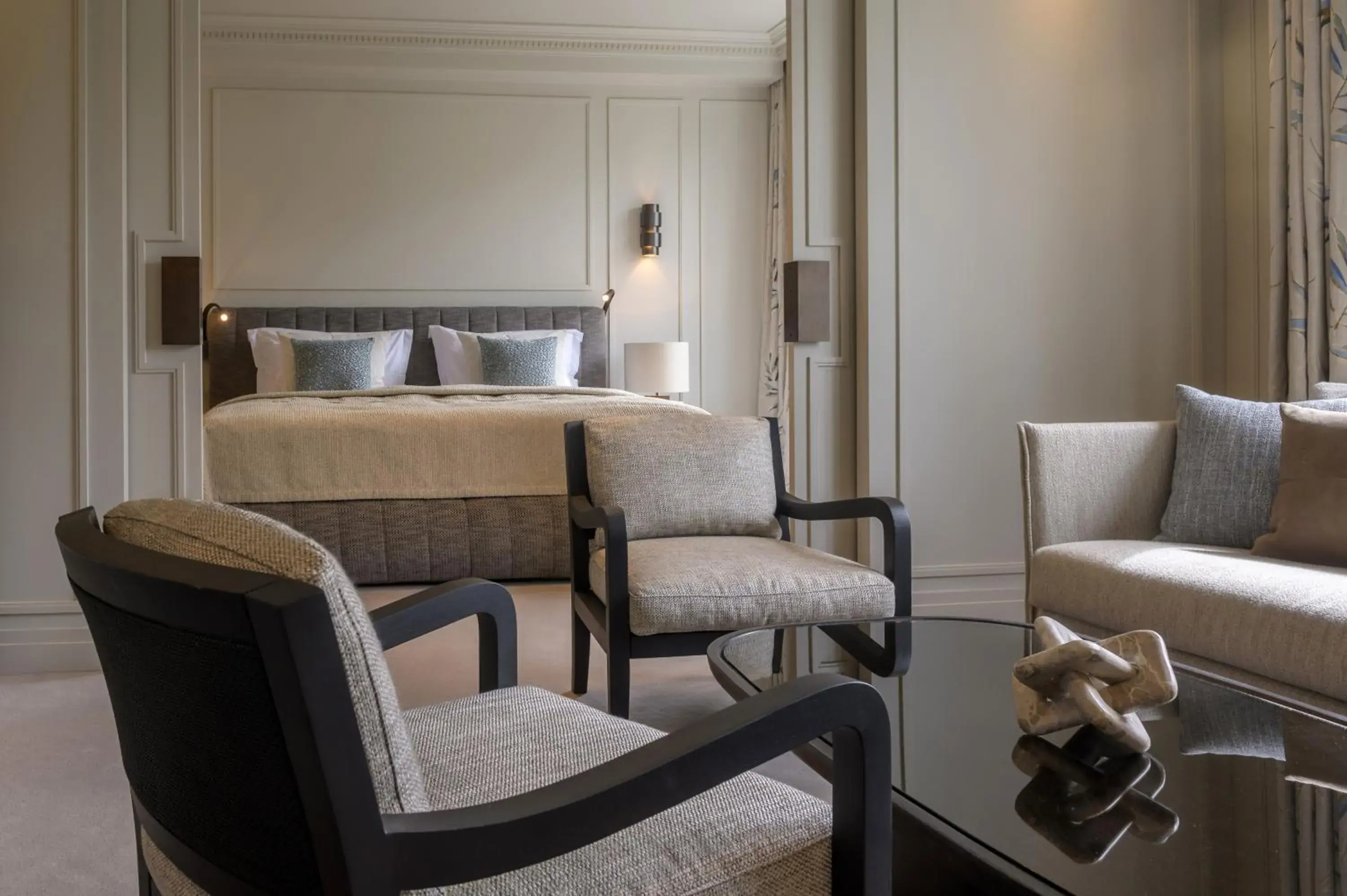 Deluxe Junior Suite in Hotel Bayerischer Hof Deluxe Junior Suite in Hotel Bayerischer Hof