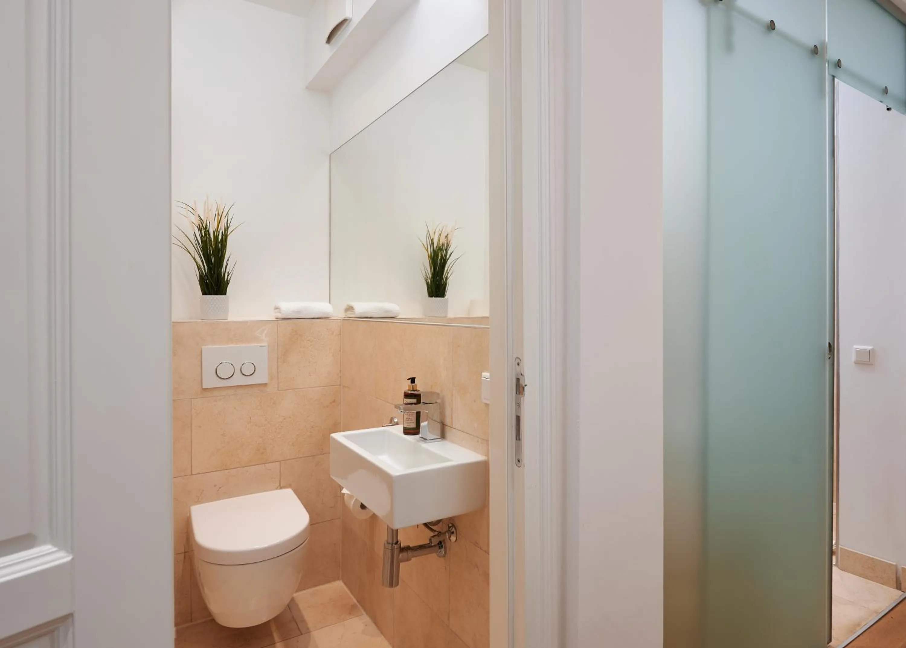 Toilet in Design-Boutique Hotel Vosteen