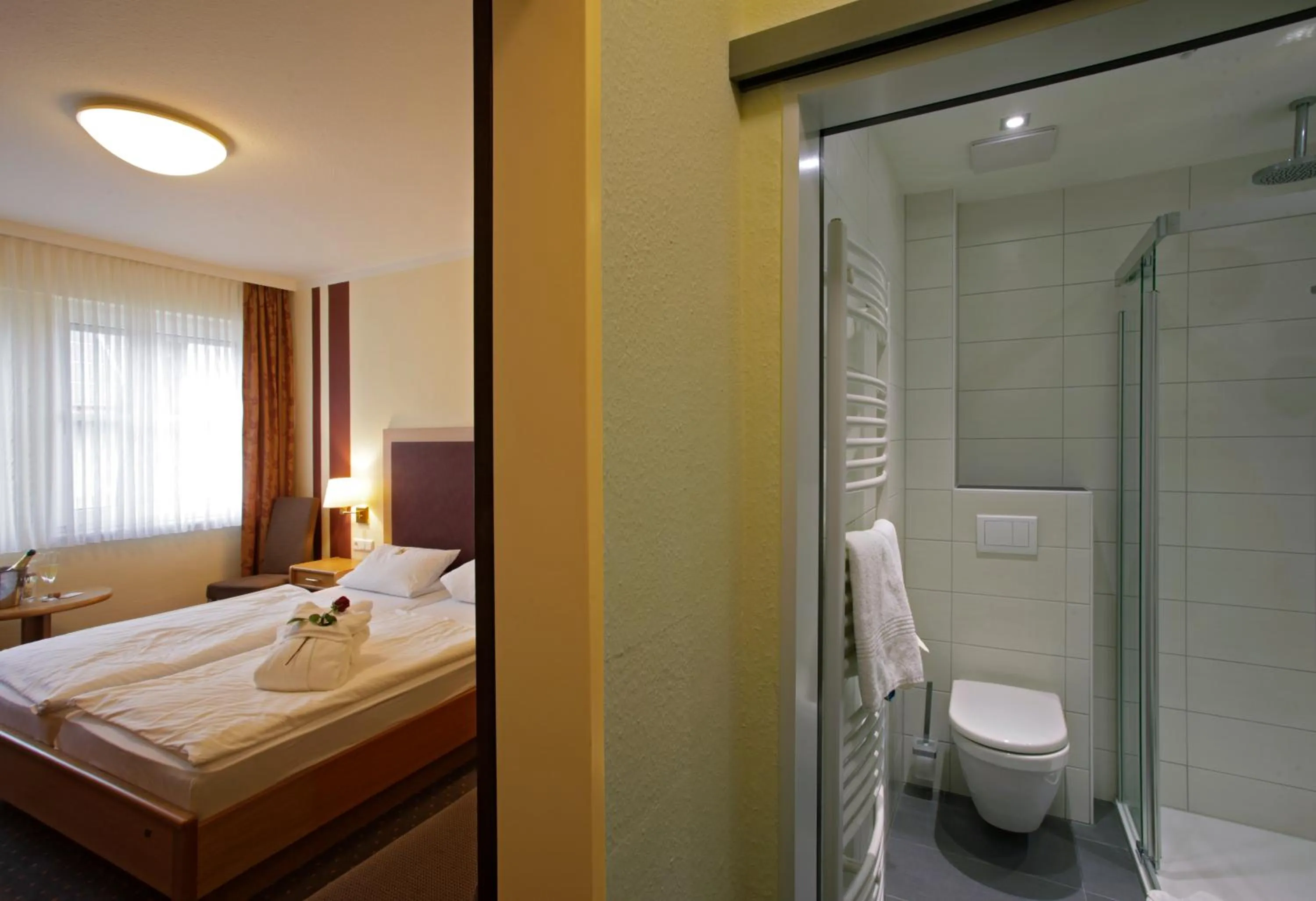 Bed in Landhotel Hermannshöhe