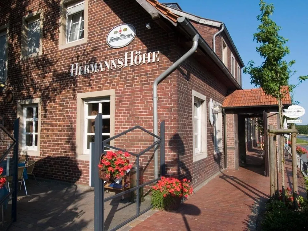 Facade/entrance in Landhotel Hermannshöhe