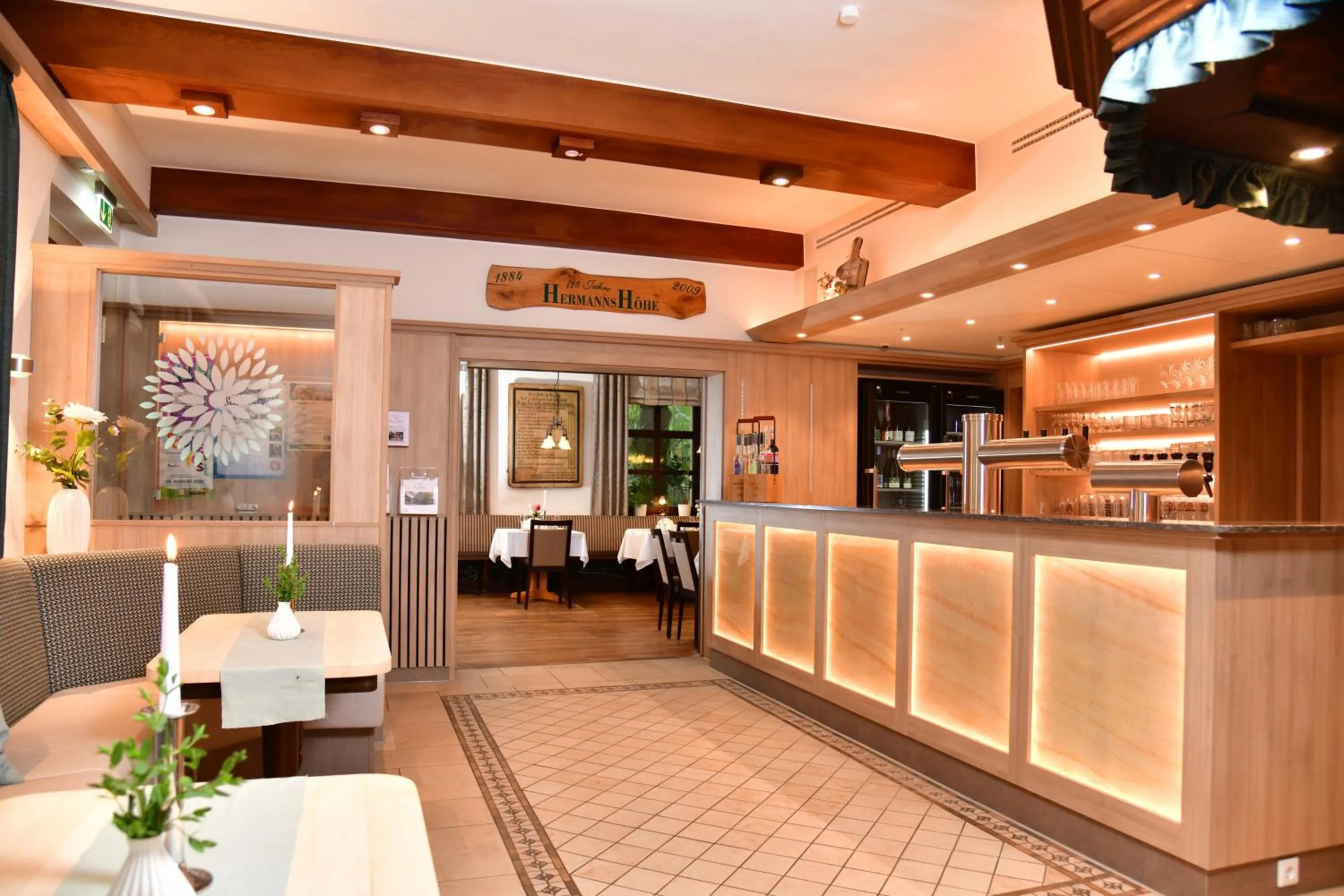 Restaurant/places to eat in Landhotel Hermannshöhe