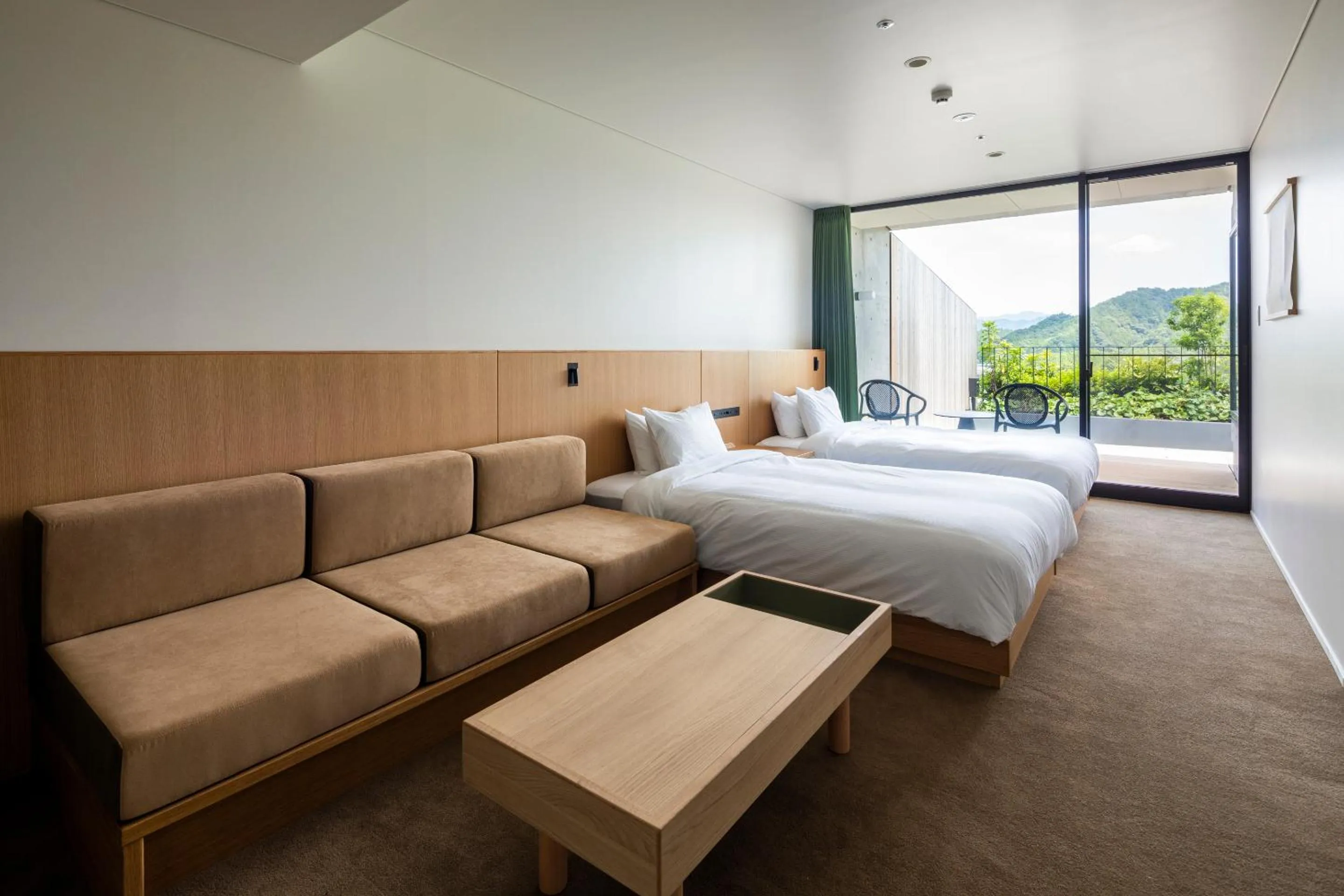 Photo of the whole room, Bed in Hotel Vison