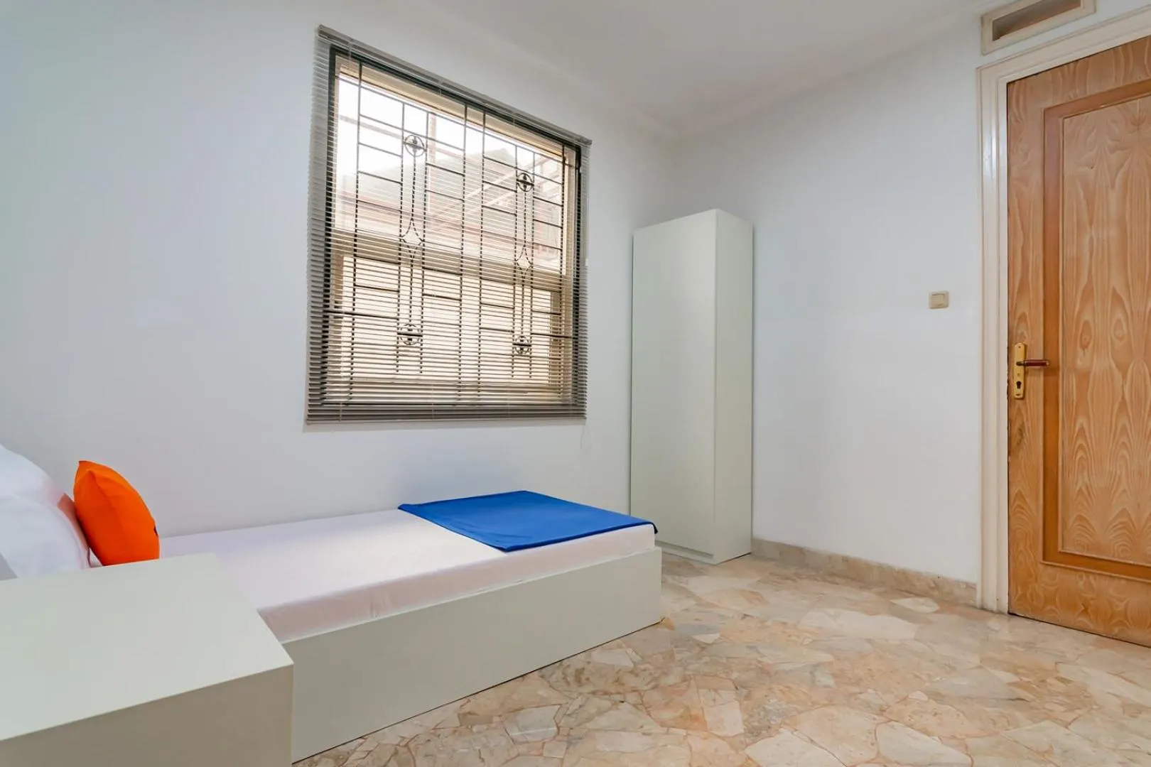 Bedroom in KoolKost near Simpang Dago 2 (Minimum Stay 6 Nights)