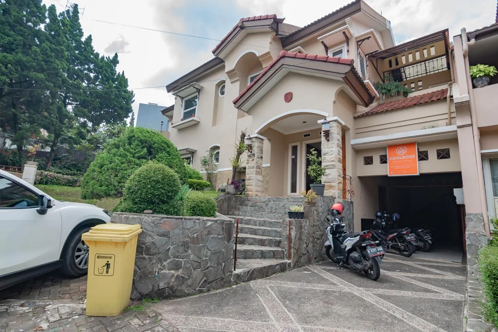 Property building in KoolKost near Simpang Dago 2 (Minimum Stay 6 Nights)