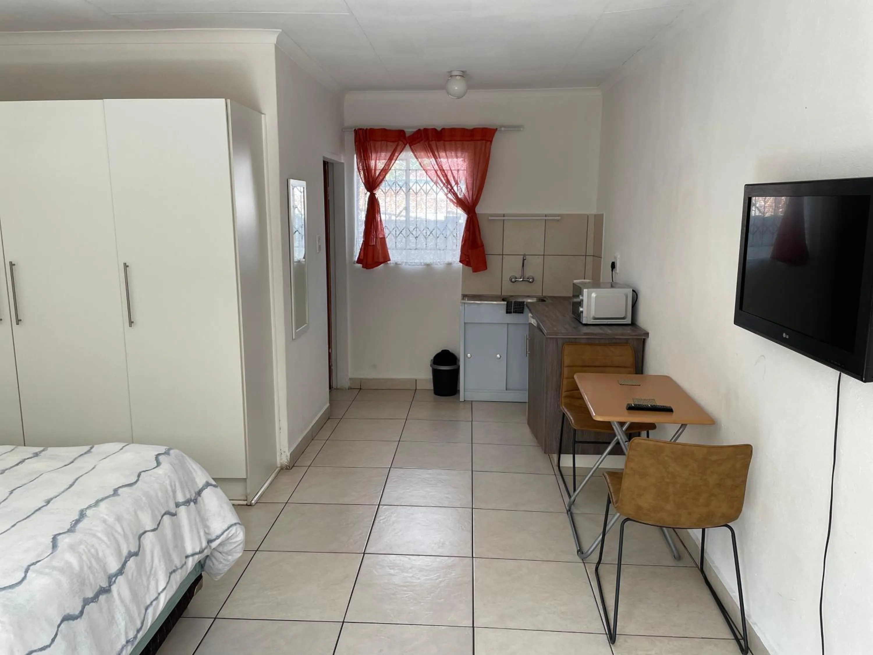 TV and multimedia in La Fiance Village