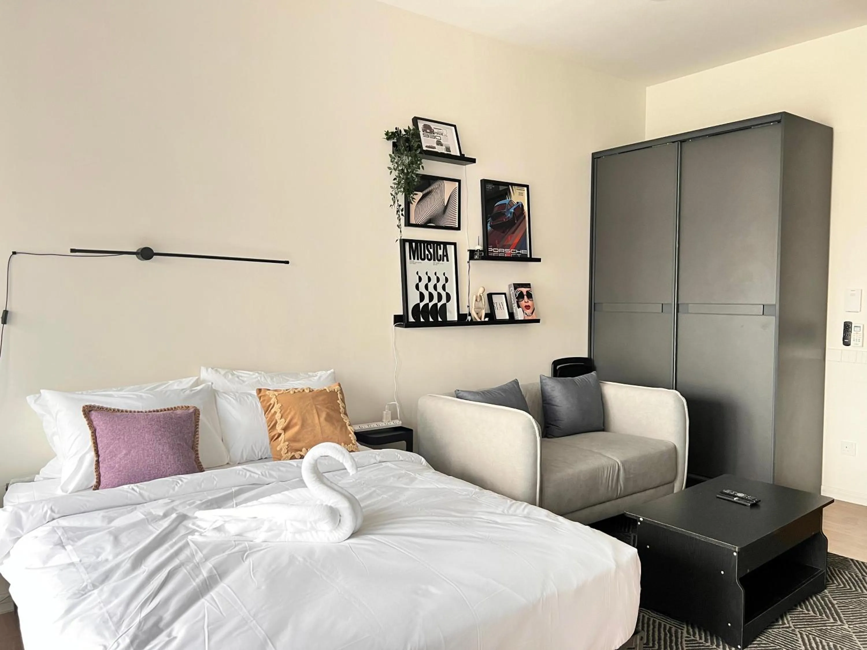 Bed in Ceylonz Suites by Living Signature