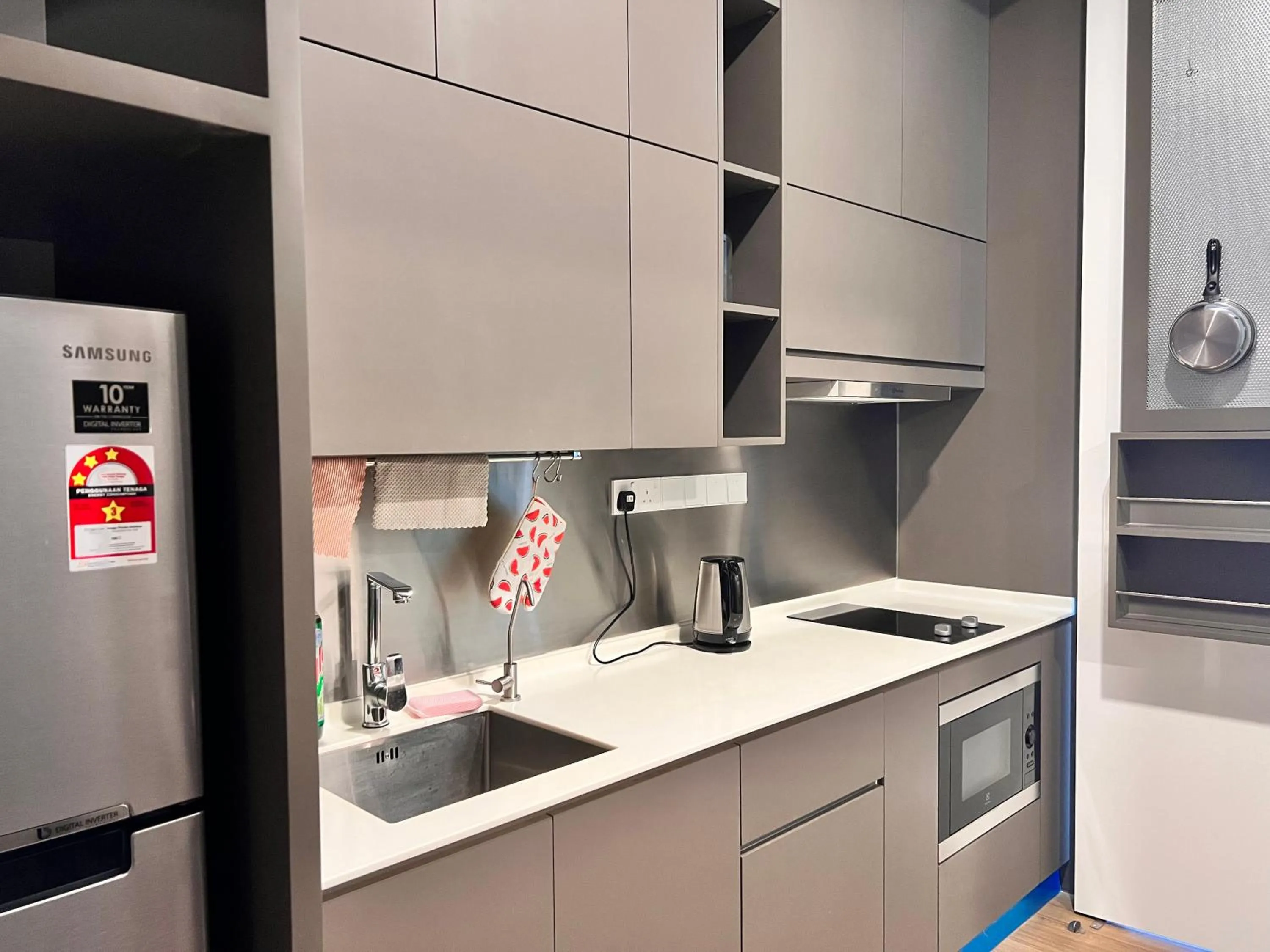 Ceylonz Suites by Living Signature