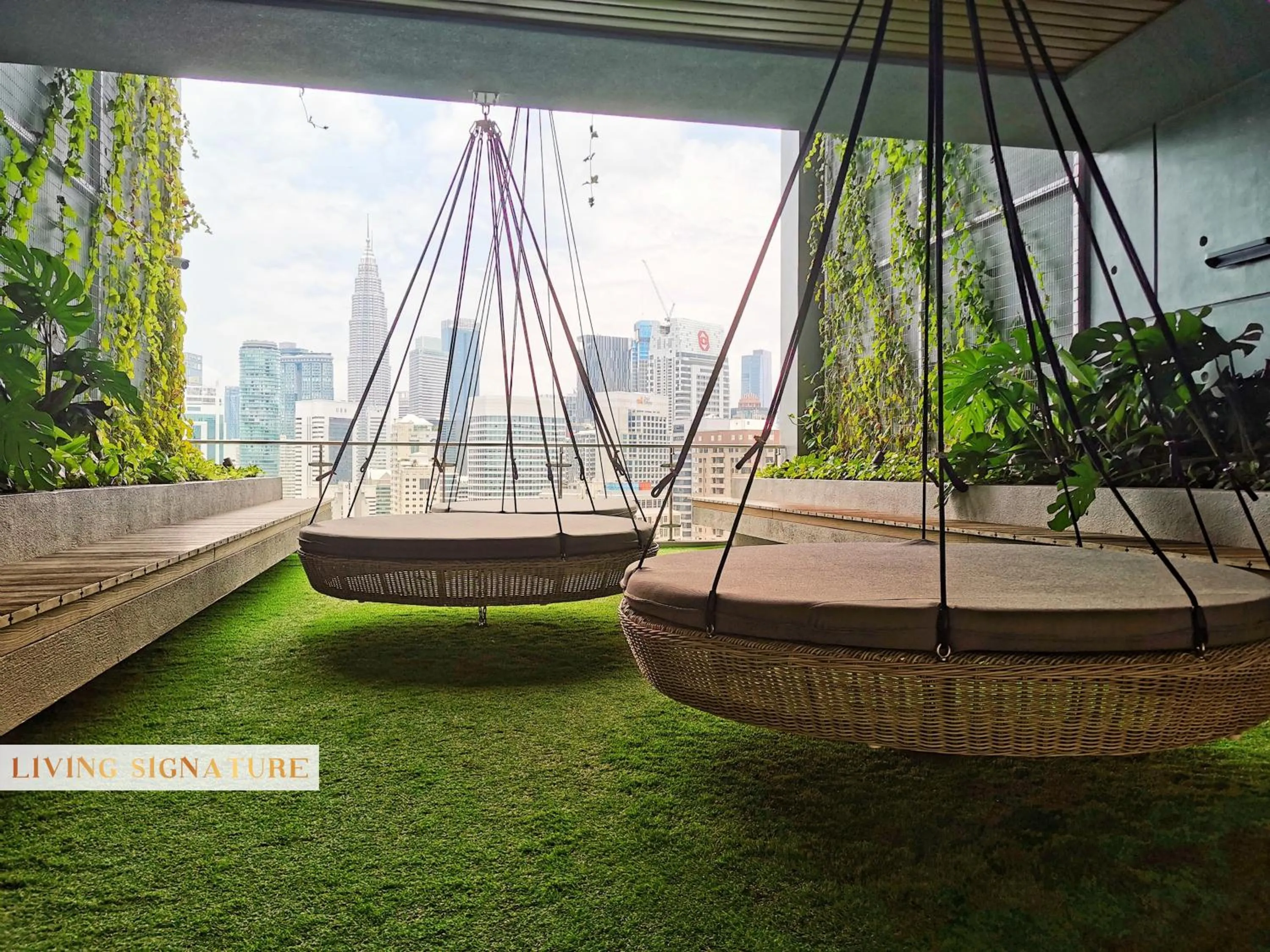 Ceylonz Suites by Living Signature