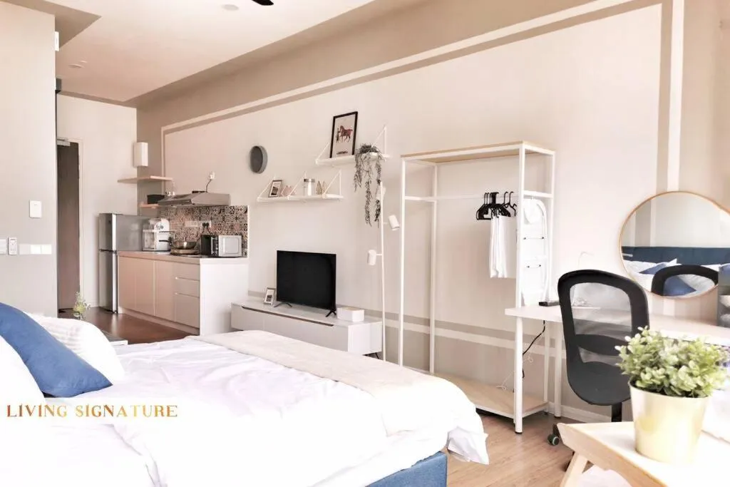 Bed in Ceylonz Suites by Living Signature