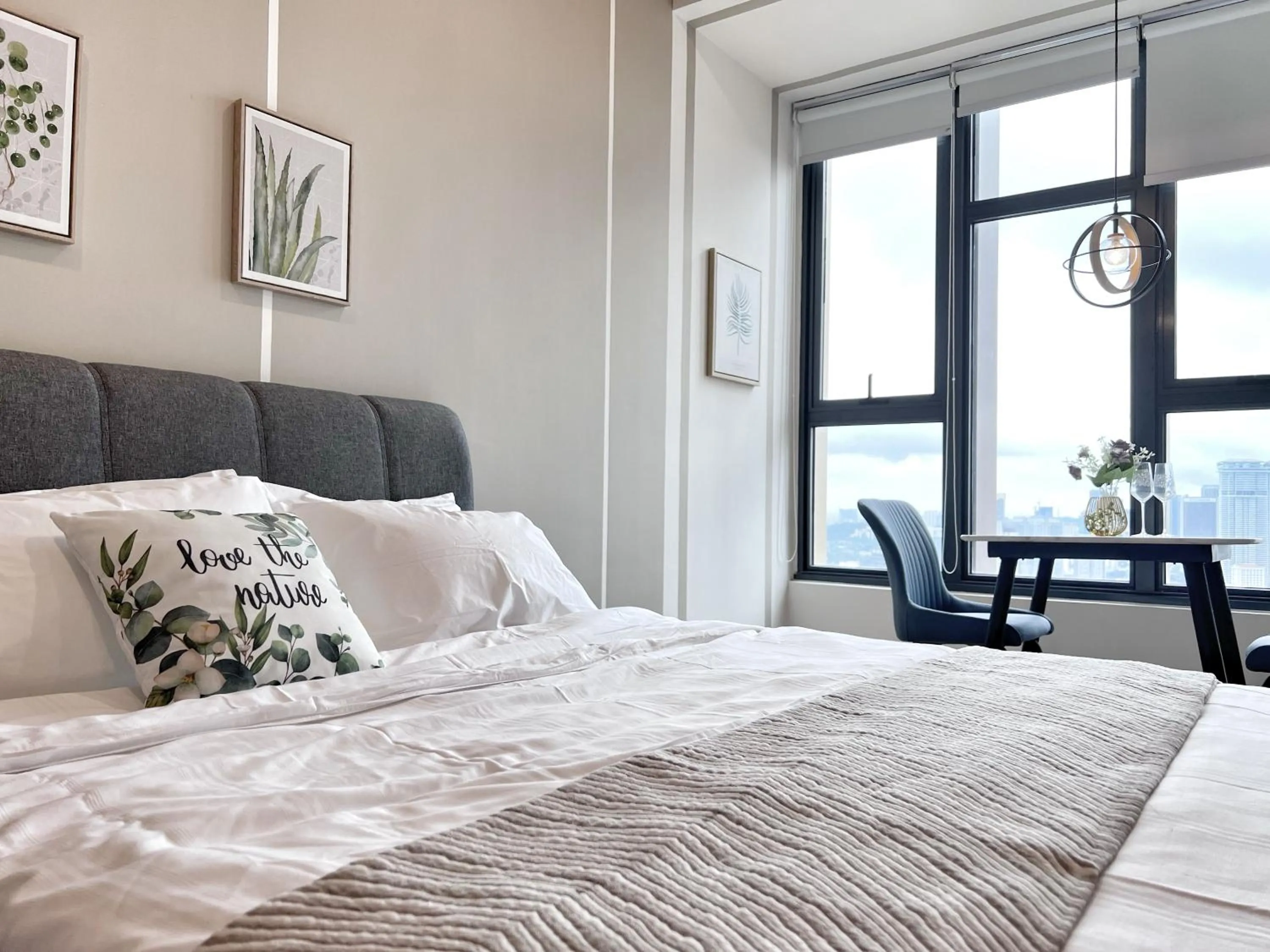 Bed in Ceylonz Suites by Living Signature