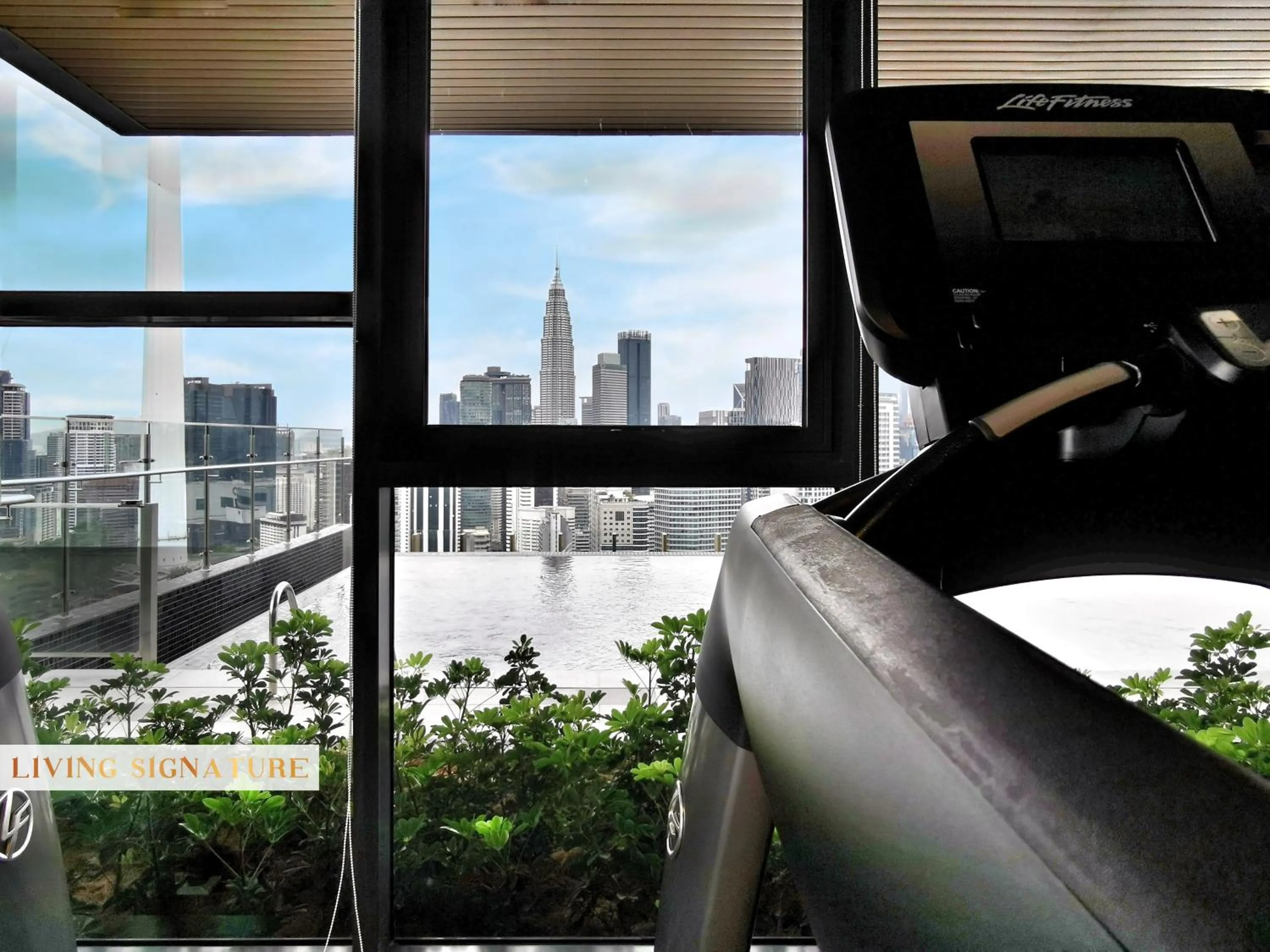 Ceylonz Suites by Living Signature