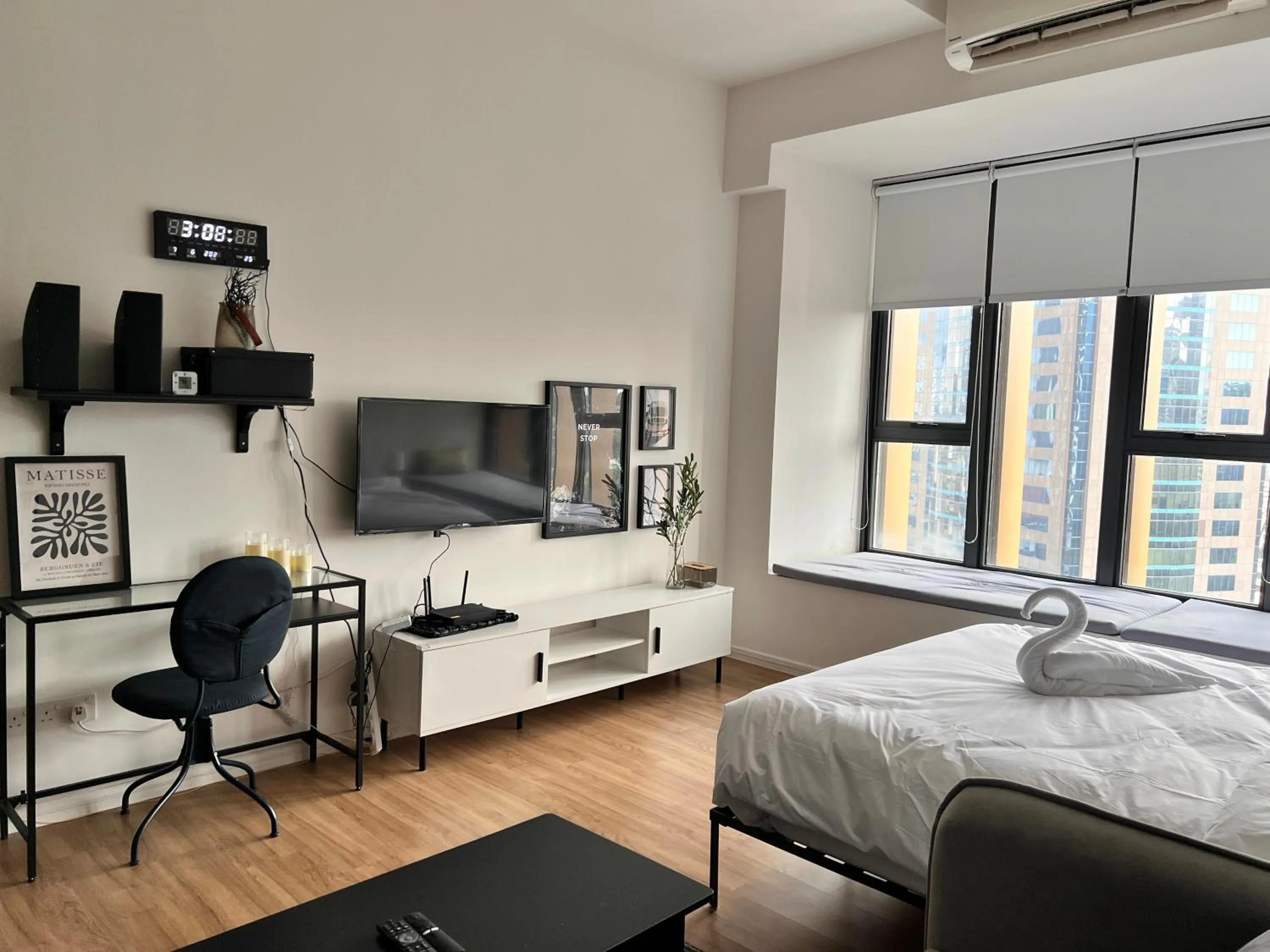 Bed in Ceylonz Suites by Living Signature