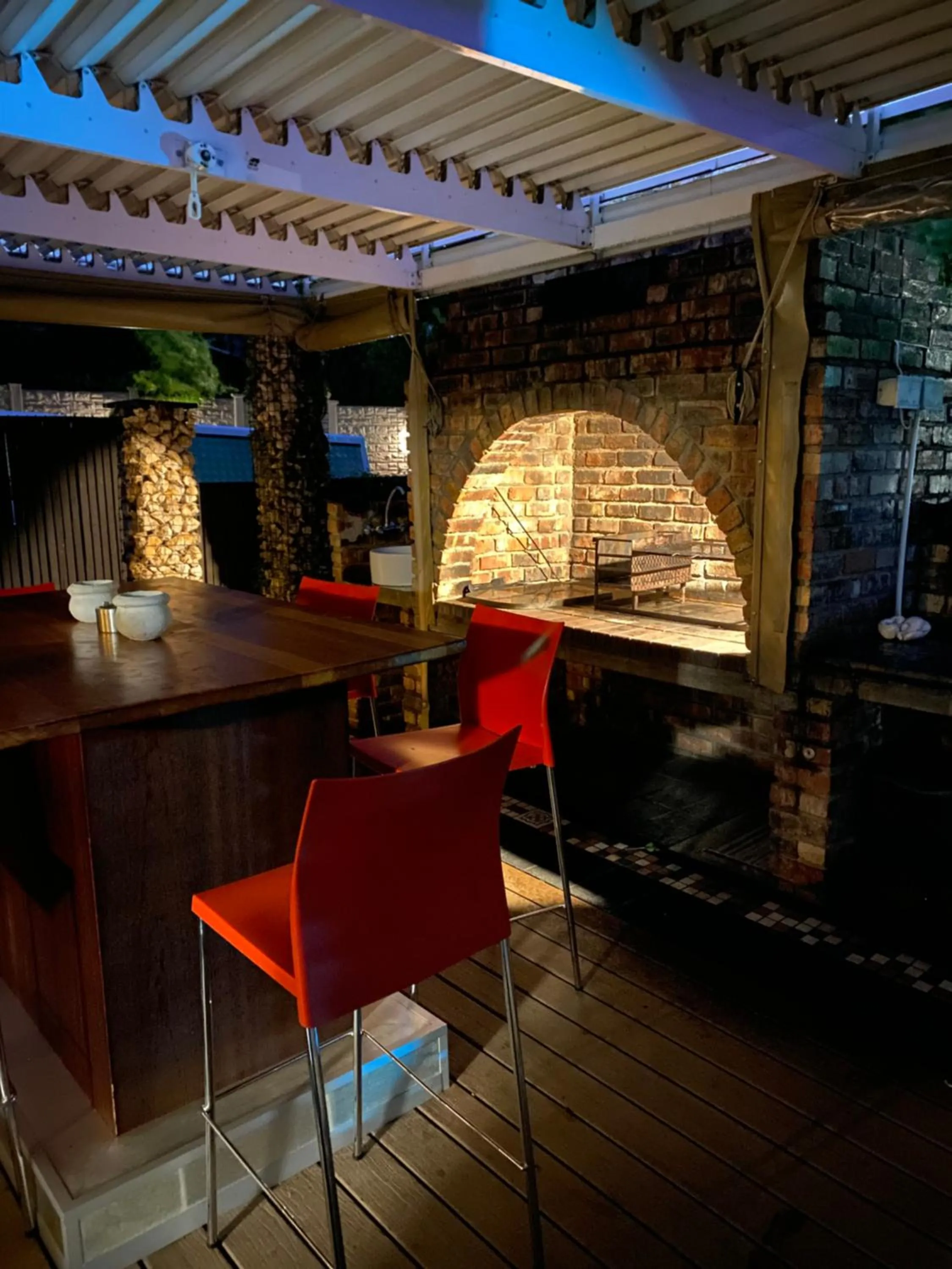 Seating area in Cottonwood Guesthouse Oasis
