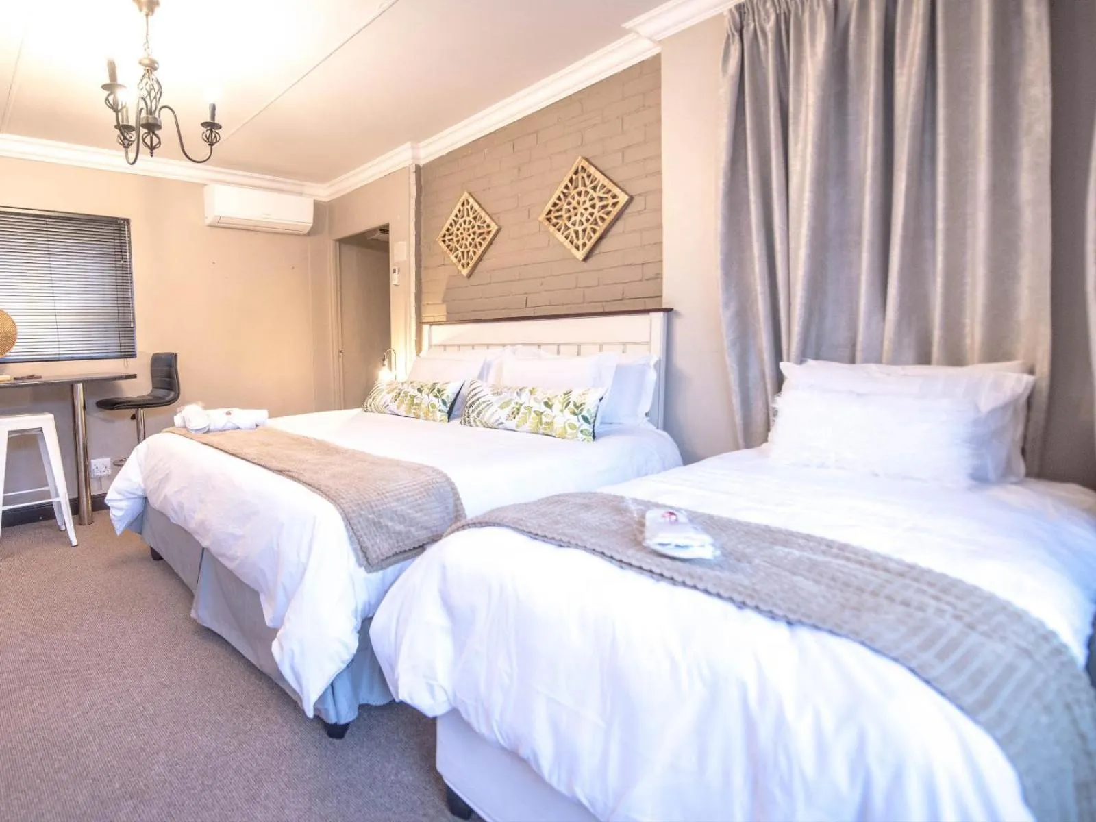 Bedroom, Bed in Cottonwood Guesthouse Oasis