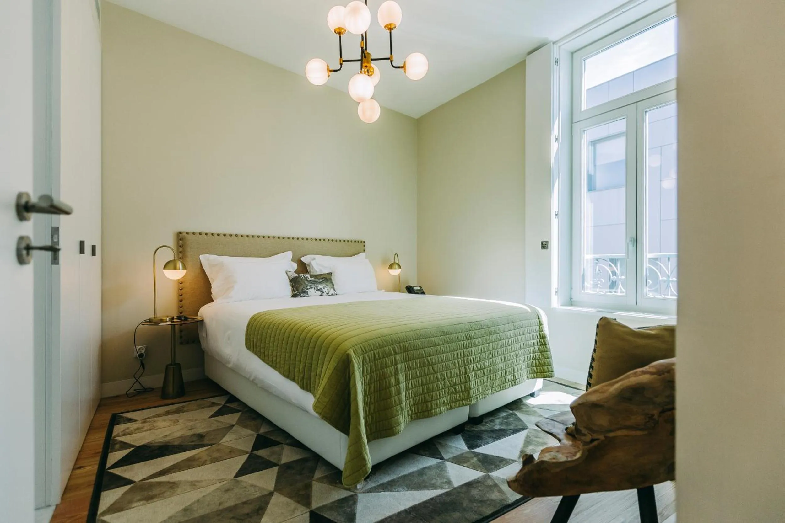 Bedroom, Bed in Torel Palace Lisbon